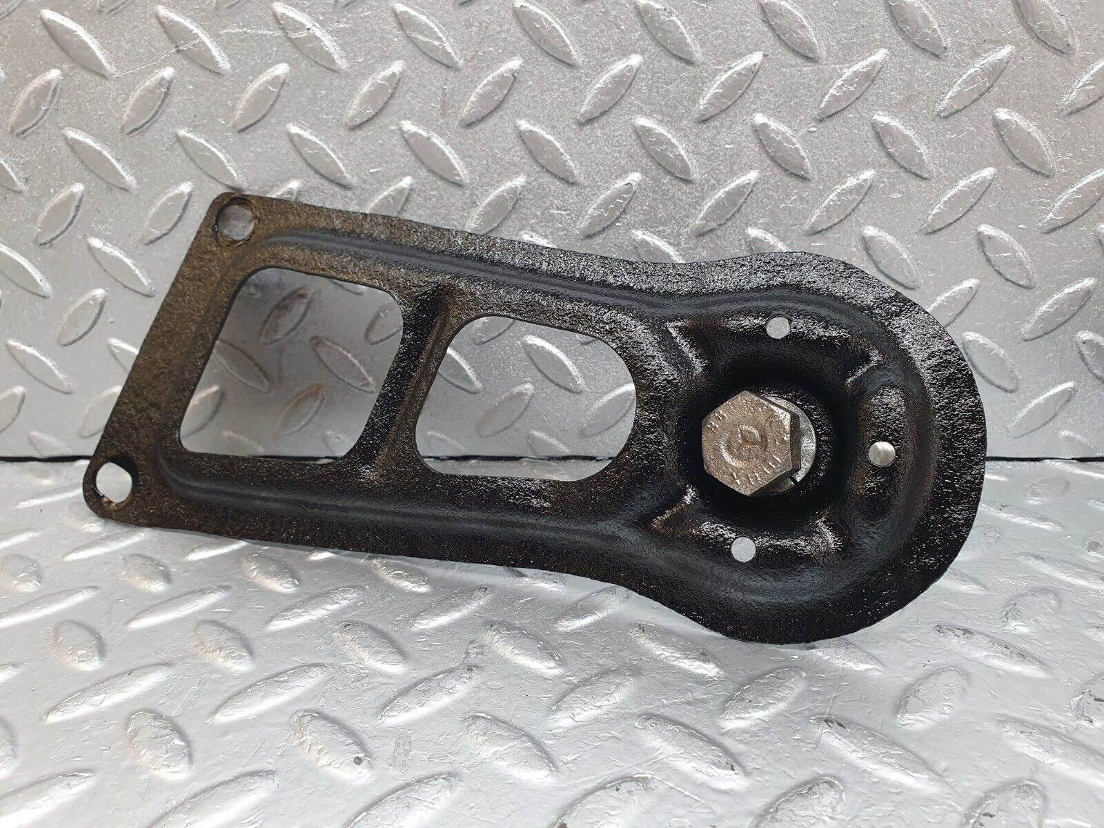 43893 Mercedes-Benz C123 230CE Coupe Rear Suspension Axle Mounting Bracket