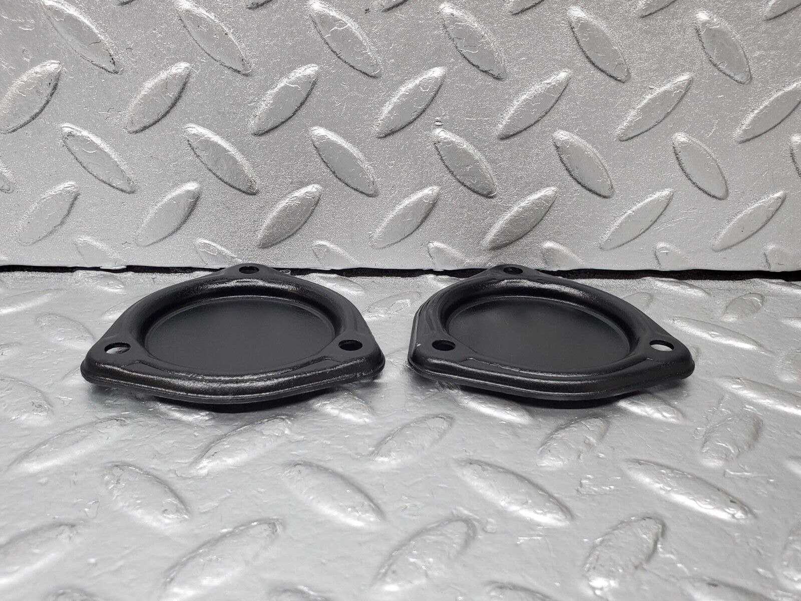 44500 Mercedes-Benz W123 280E Camshaft Access Cover Plate Set