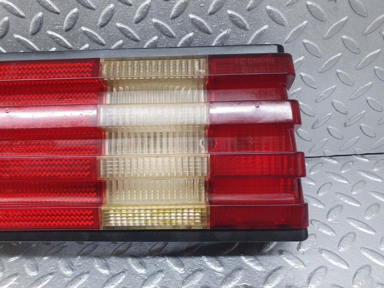 43622 Mercedes-Benz C126 380SEC Coupe Tail Light Left Side 53316R7