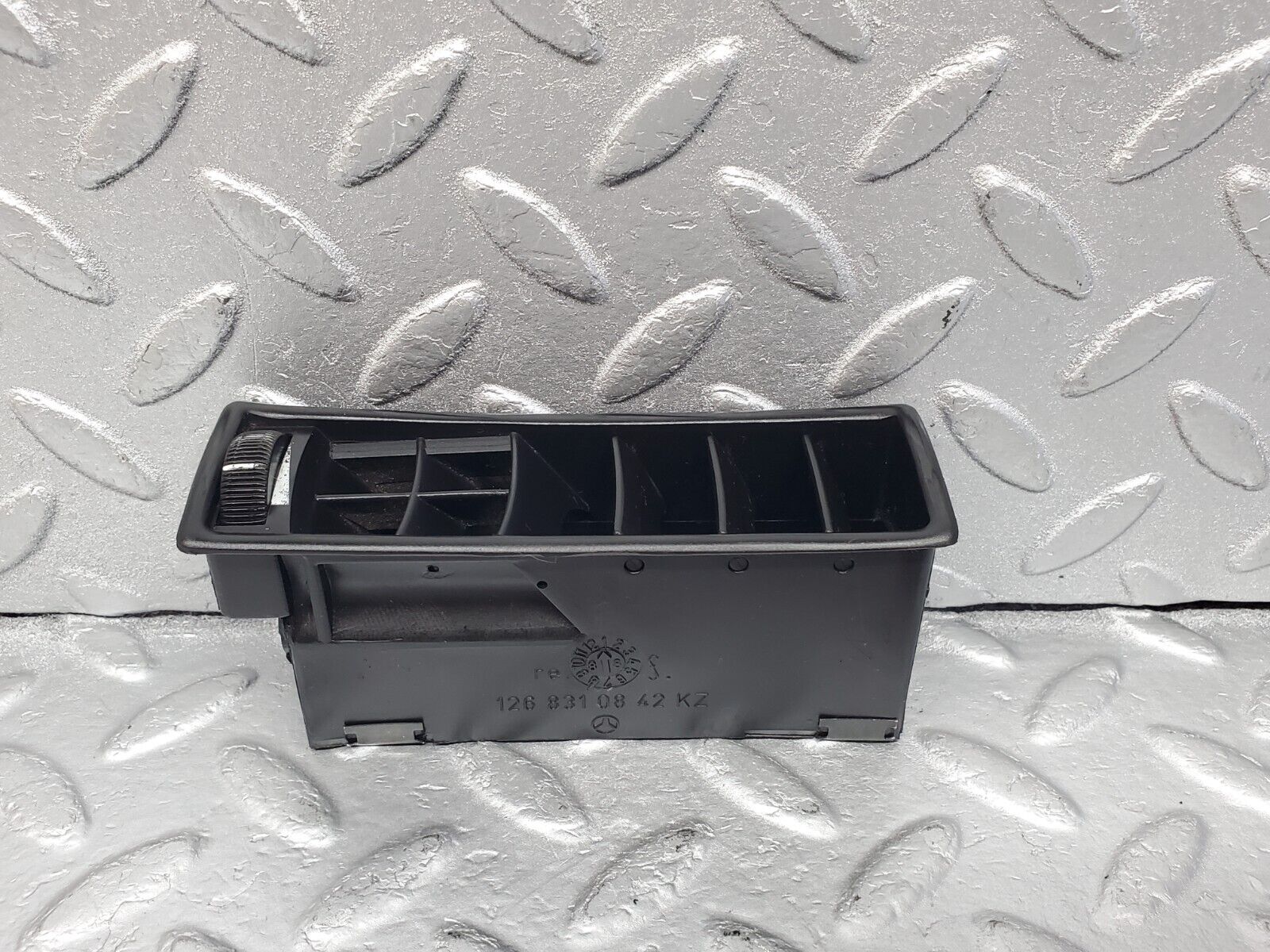 45962 Mercedes-Benz W126 420SE Dashboard Air Vent Right Side 1268310842