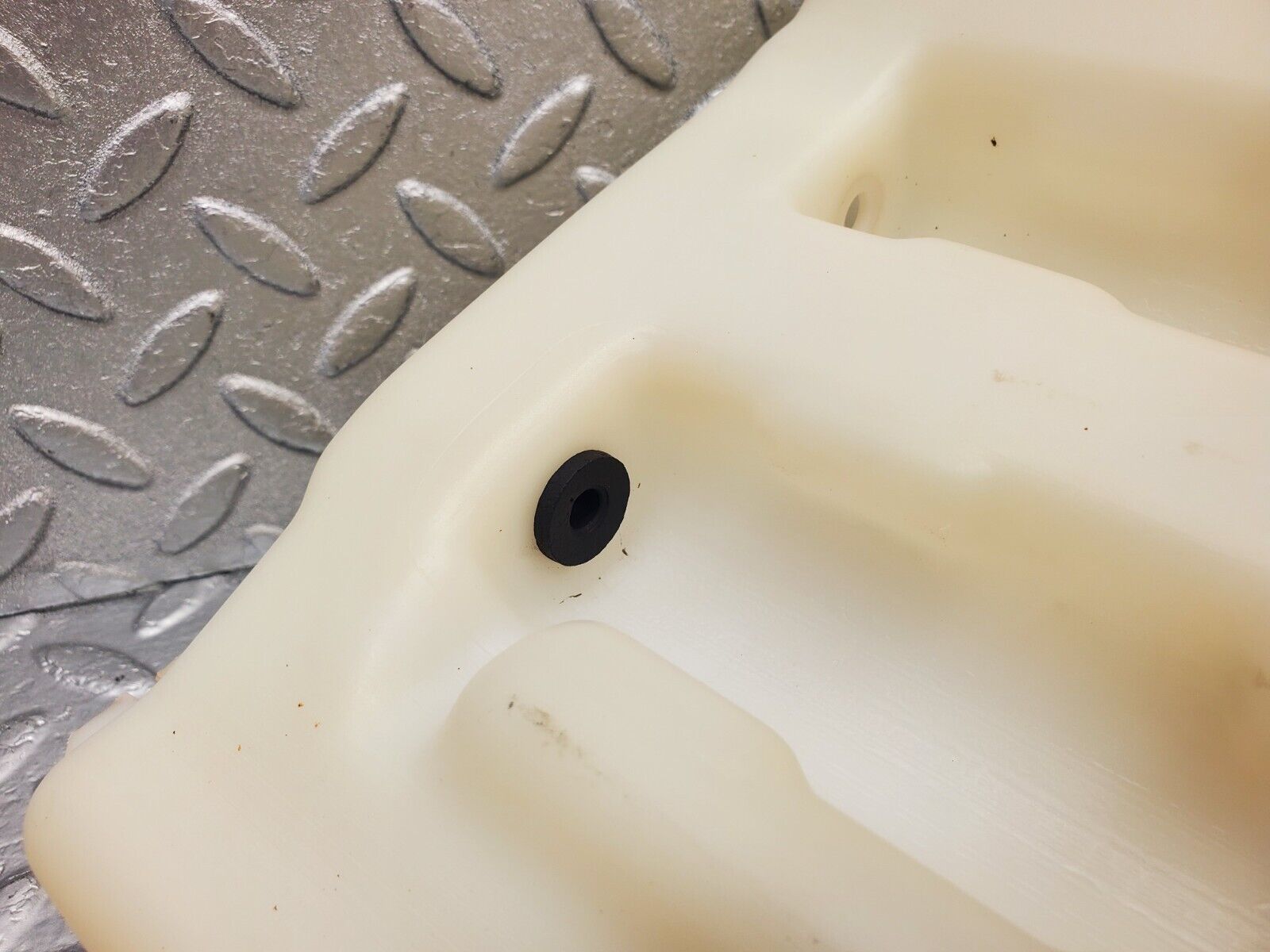 46339 Mercedes-Benz C123 280CE Coupe Windscreen Washer Fluid Reservoir Tank