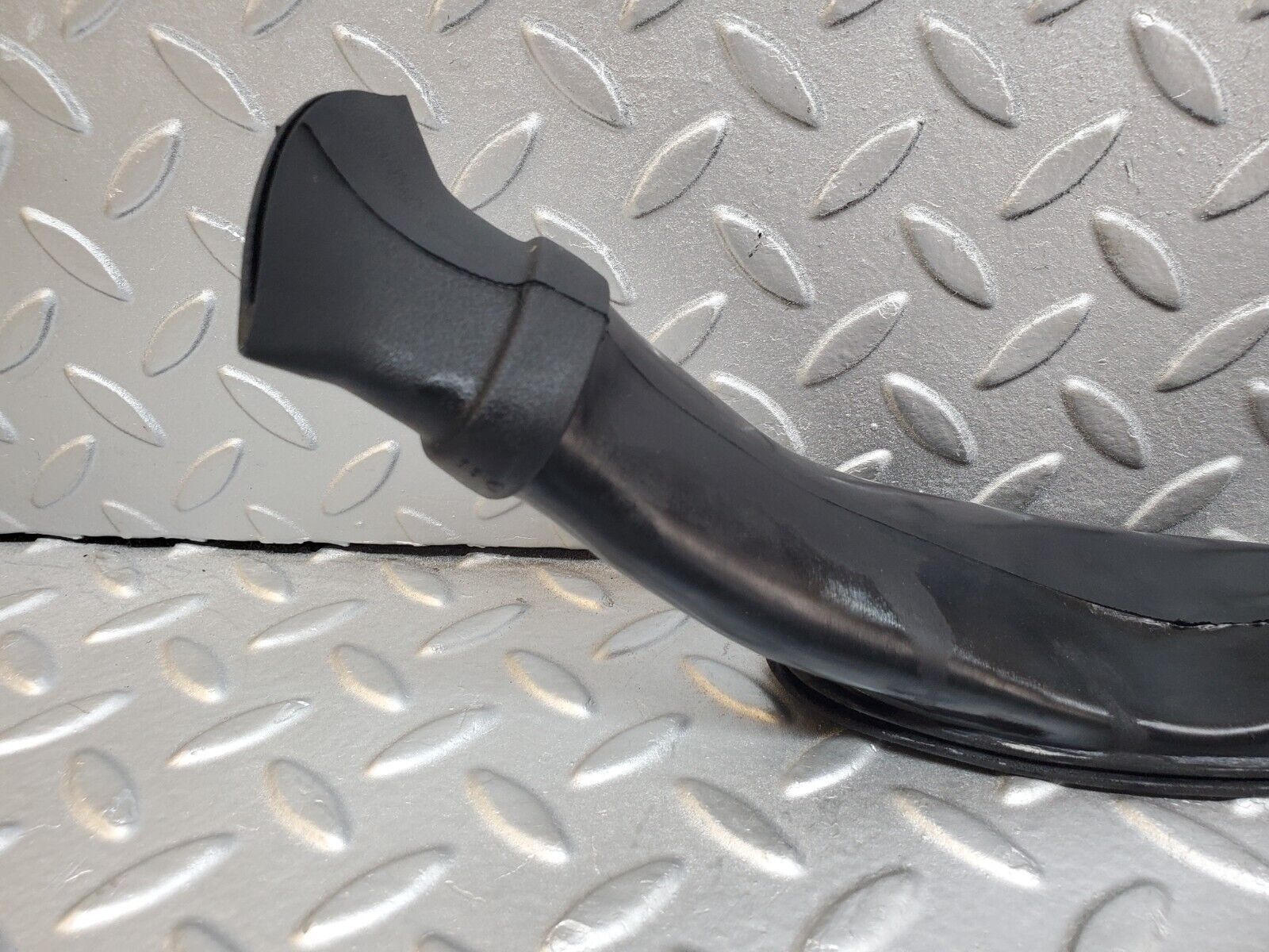 44775 Mercedes-Benz W124 220E Heater Water Drain 1248320025 1248320294