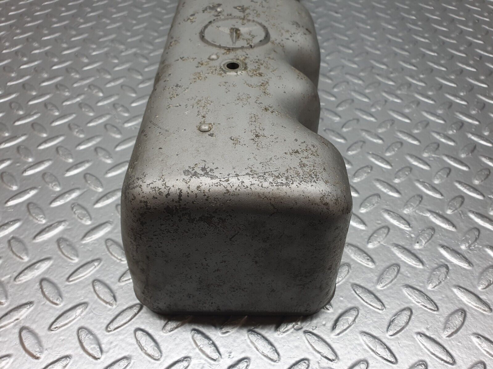 43388 Mercedes-Benz W108 280SE Cylinder Head Valve Cover 1300160005