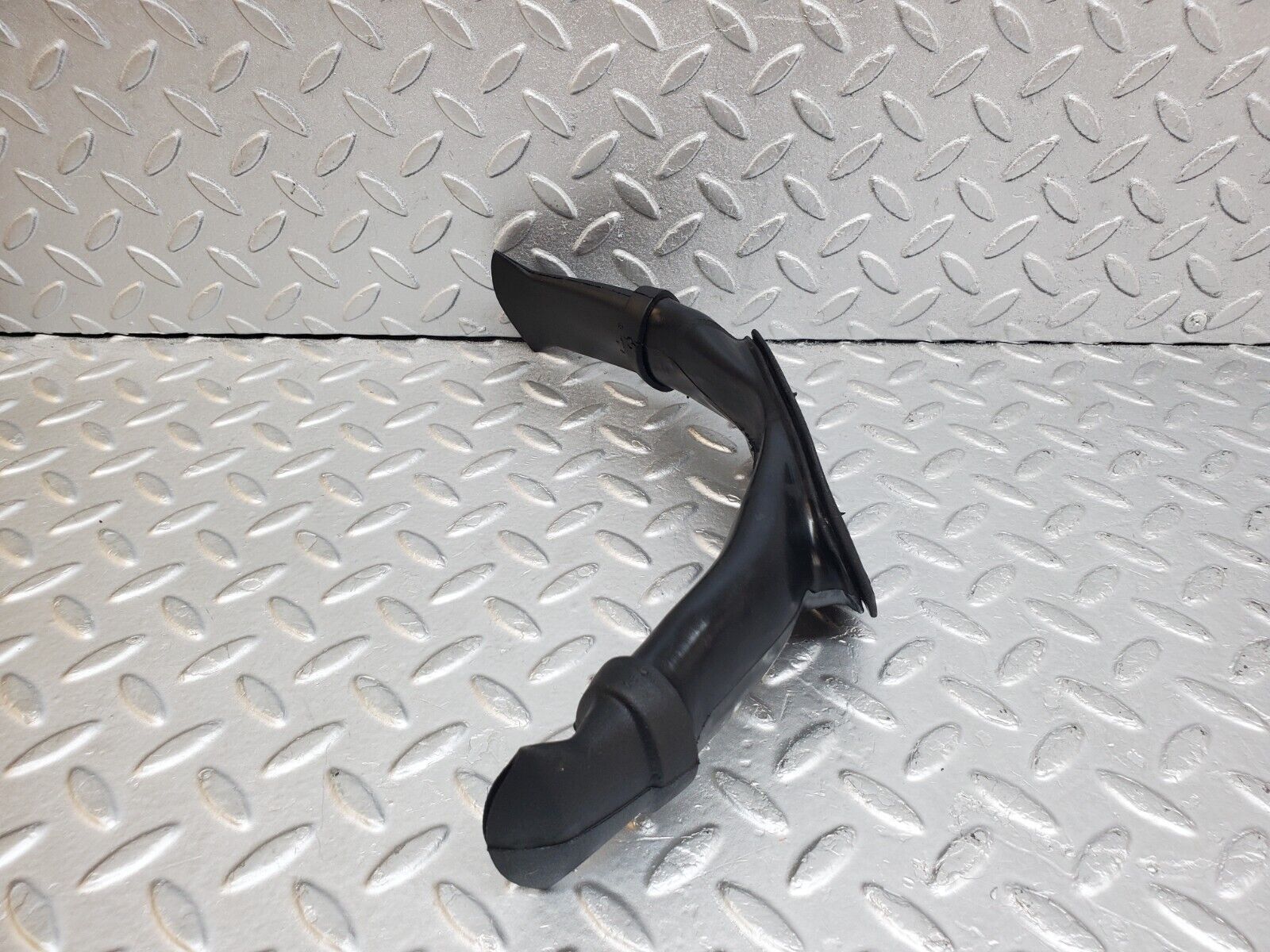 44775 Mercedes-Benz W124 220E Heater Water Drain 1248320025 1248320294