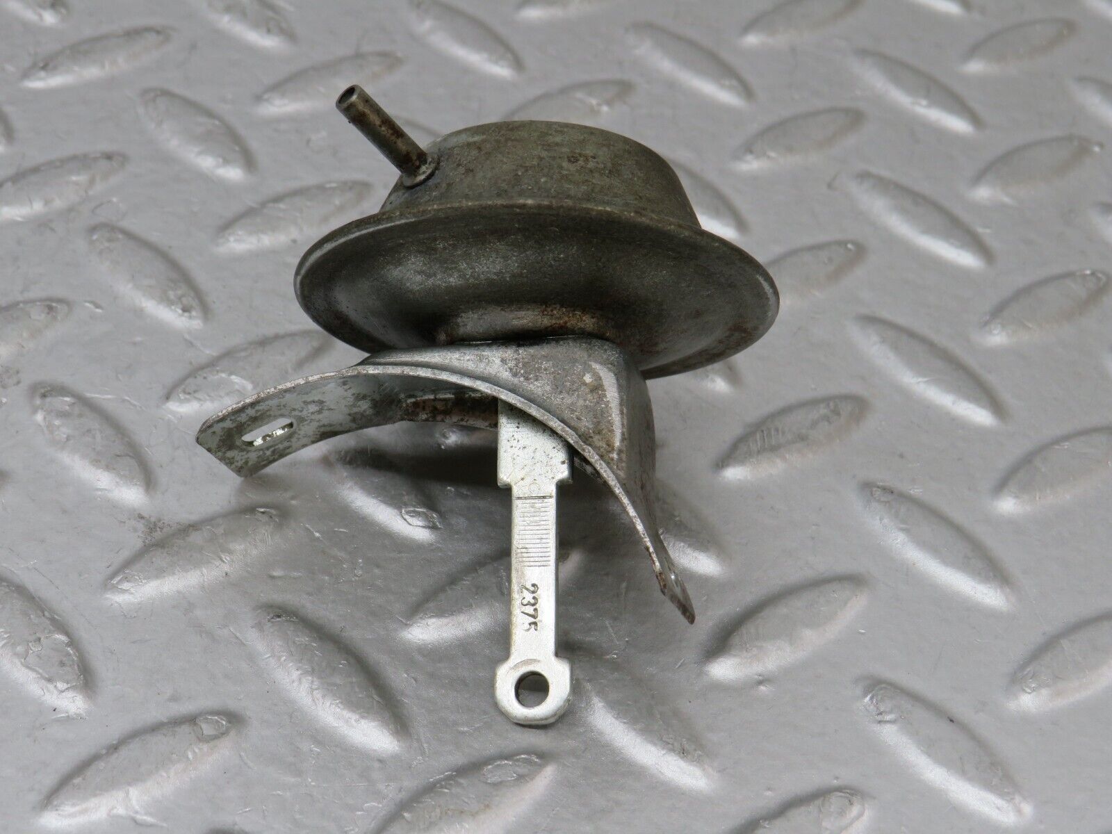 35533 Mercedes-Benz R107 280SL Ignition Distributor Vacuum Control Valve