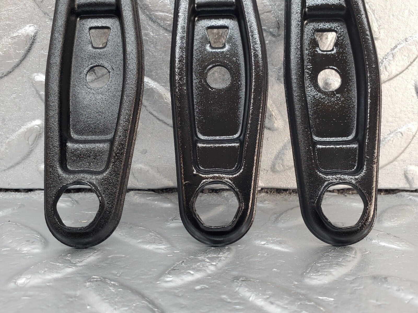 45402 Mercedes-Benz 280E M110.983 Fuel Injector Bracket 3x