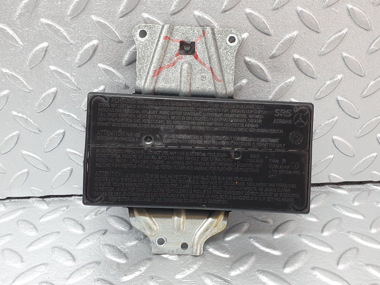 41752 Mercedes-Benz W202 C200 Right Side Airbag Module 002798292 1708600405