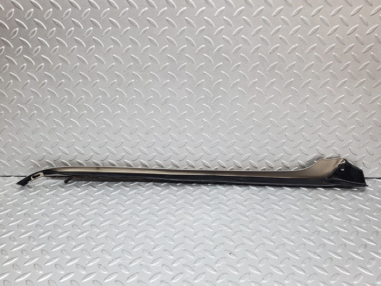 45807 Mercedes-Benz W126 420SE A Pillar Exterior Trim Left Side 1266981598