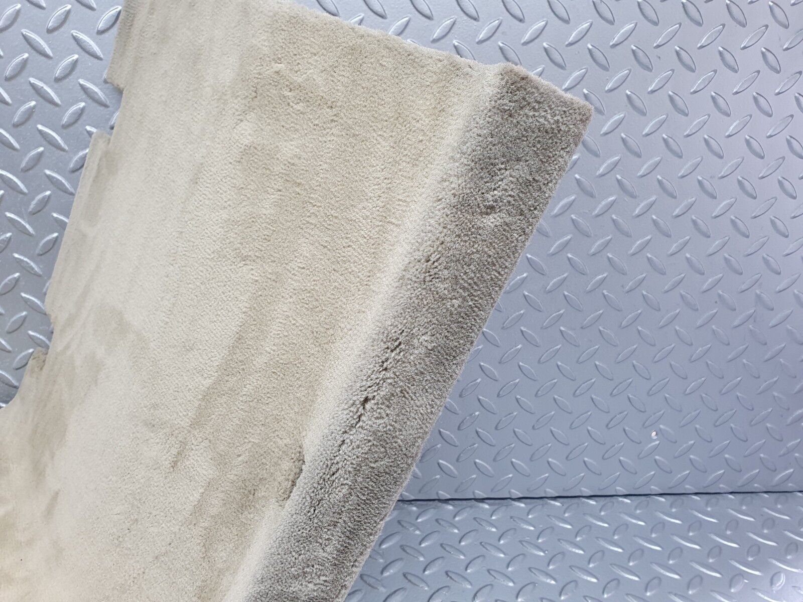 42274 Mercedes-Benz R129 320SL Coupe Rear Left Wall Carpet Beige