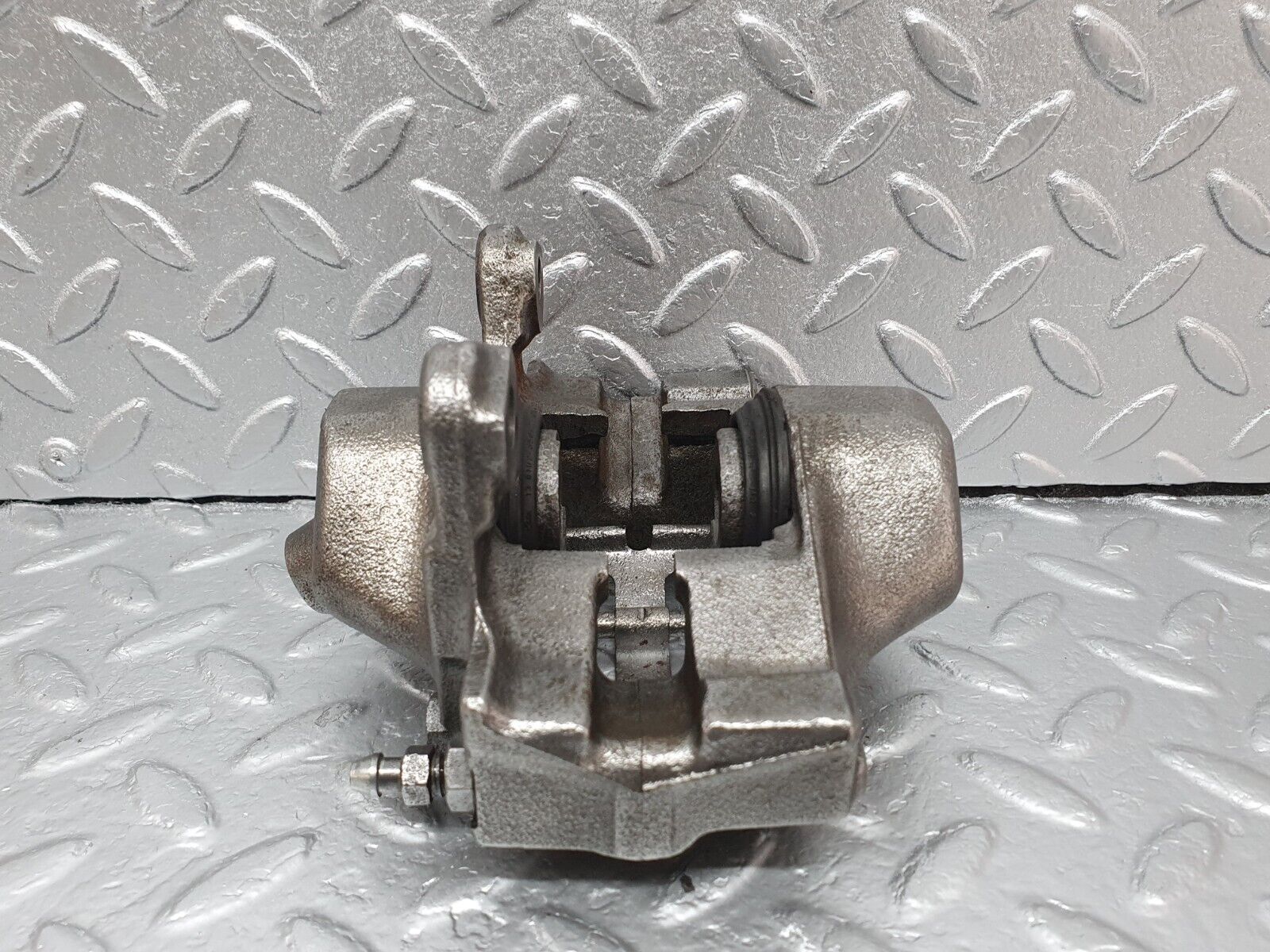 42113 Mercedes-Benz W202 C200 Rear Right Brake Caliper ATE 32