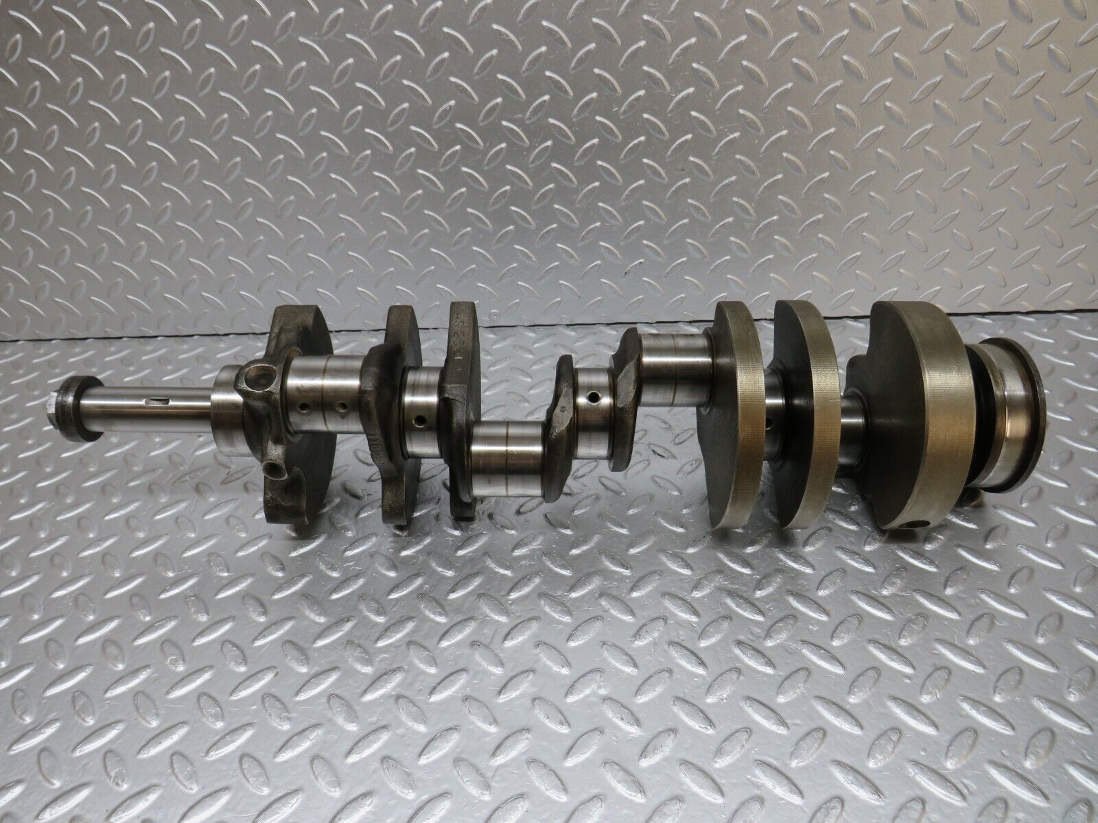 33047 Mercedes-Benz C107 R107 350 V8 Crankshaft 1160311001