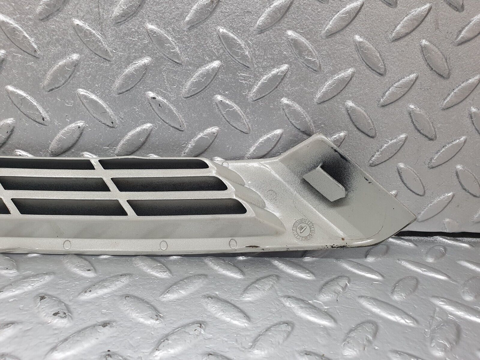 42739 Mercedes-Benz W201 190 2.0L C Pillar Exterior Cover Right Side 2016980289