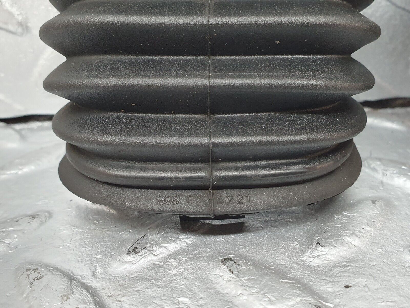 41608 Mercedes-Benz W124 200E Rear Door Wire Protector Rubber 1268210597