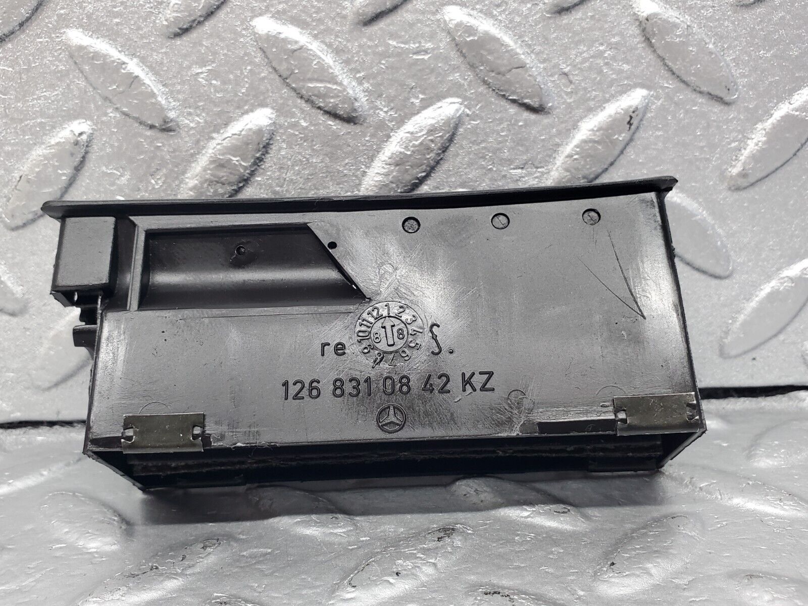 45962 Mercedes-Benz W126 420SE Dashboard Air Vent Right Side 1268310842