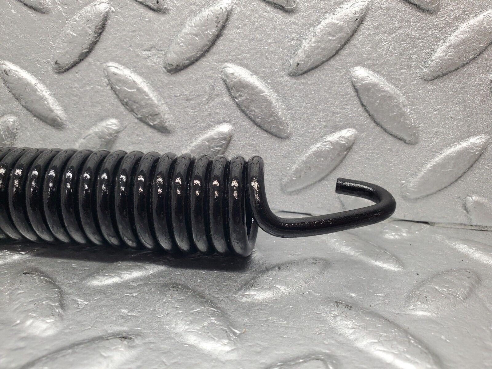 46129 Mercedes-Benz W105 PONTON Bonnet Hinge Spring