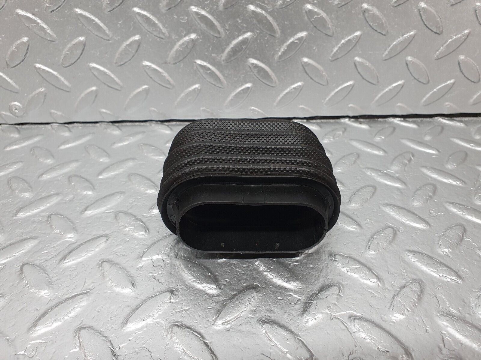 41844 Mercedes-Benz W202 C200 Rear Door Wire Protector Rubber 1408210597