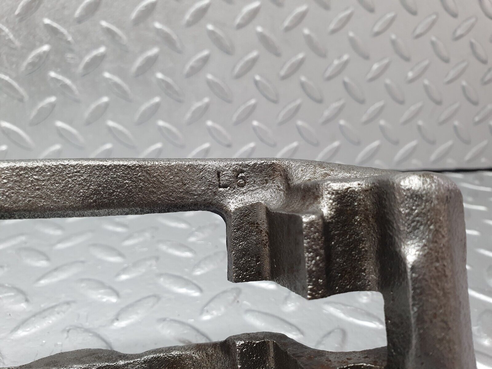 41611 Mercedes-Benz W124 200E Front Right Brake Caliper Bracket