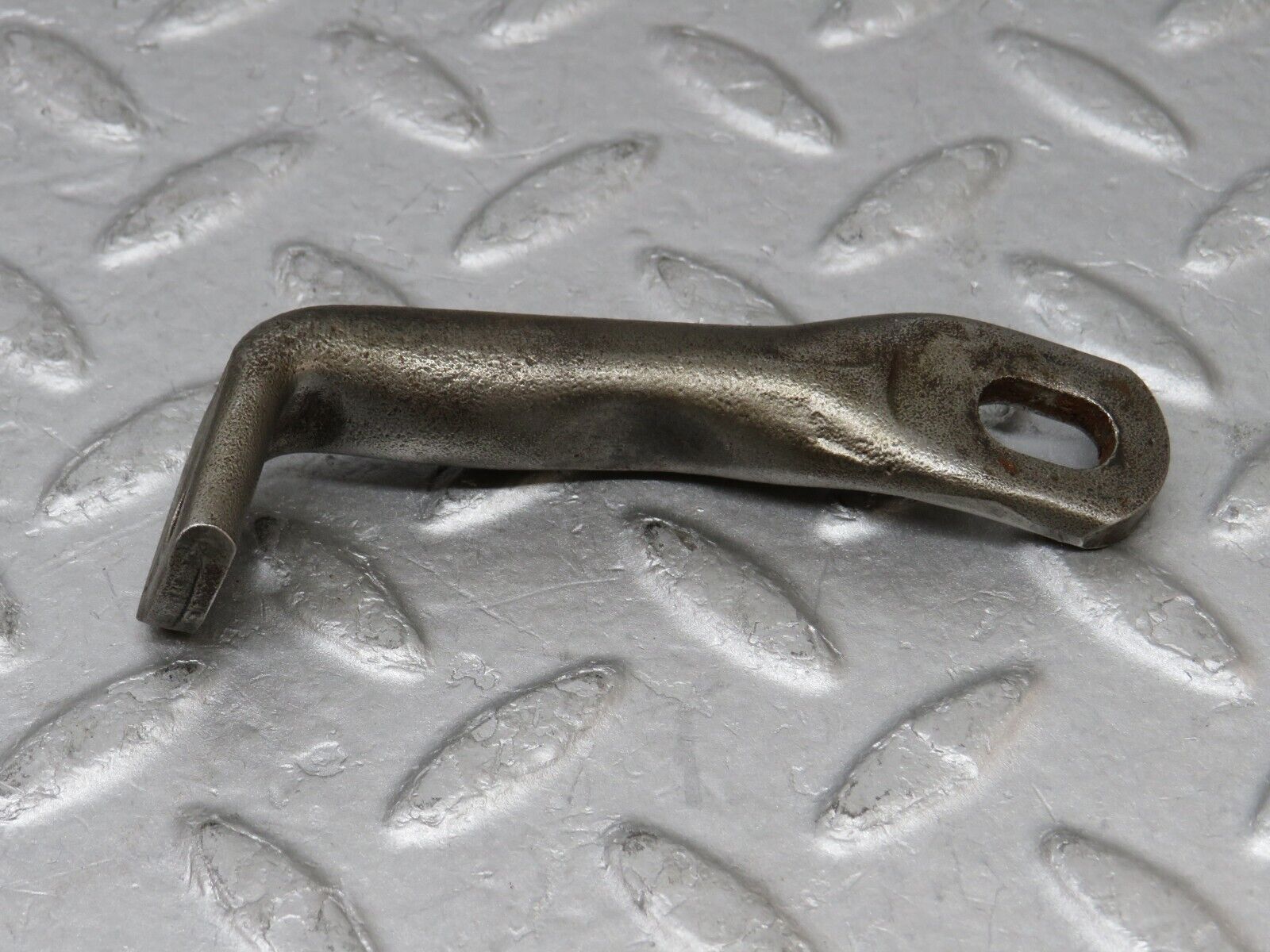 35592 Mercedes-Benz R107 280SL Power Steering Bracket