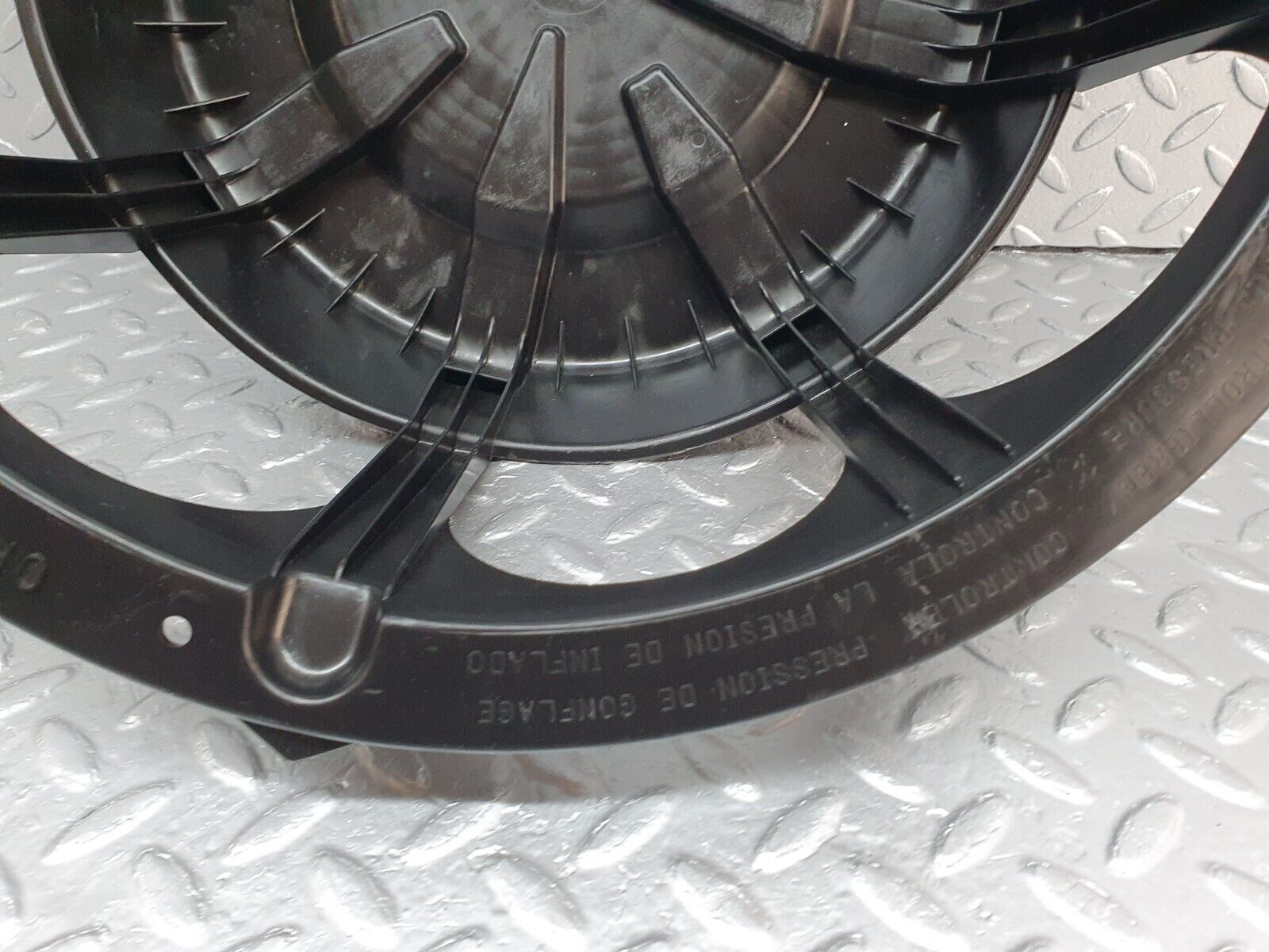 41736 Mercedes-Benz W202 C200 Spare Wheel Holder 2028980107