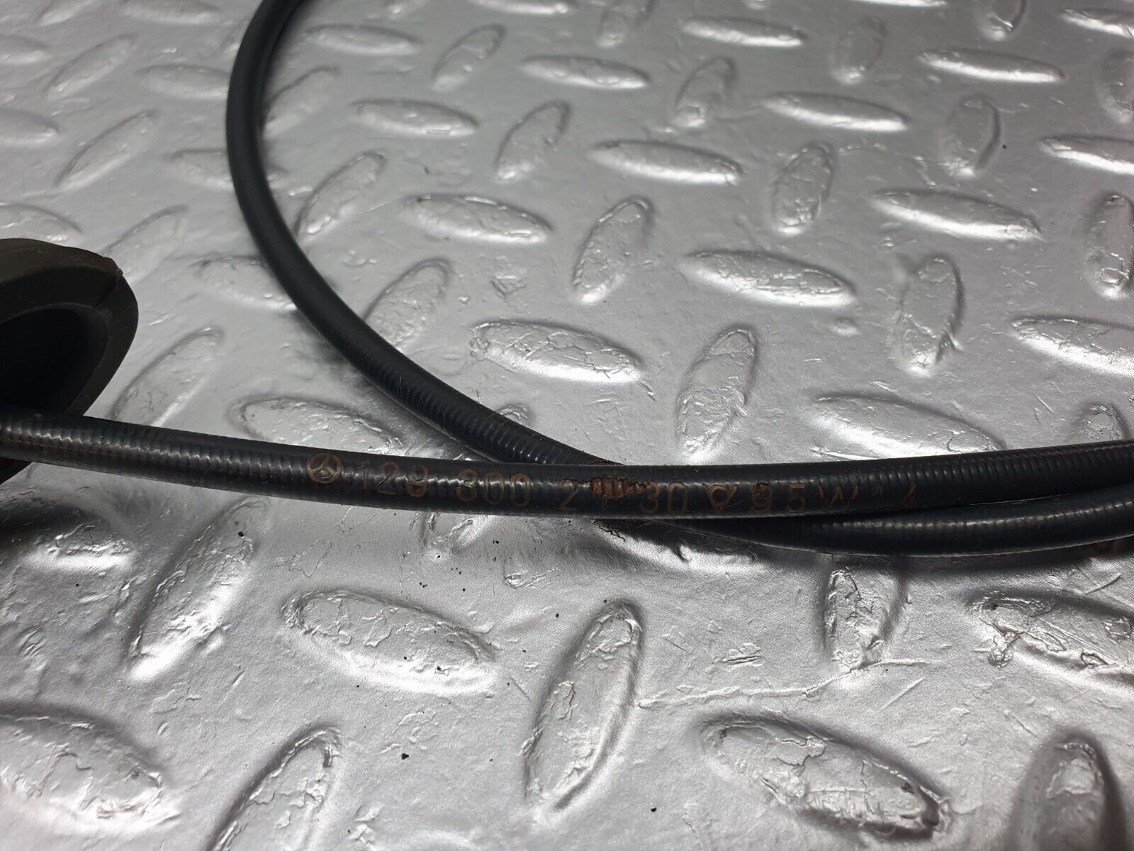 42368 Mercedes-Benz R129 320SL Coupe Accelerator Cable 1293002130 1243010197