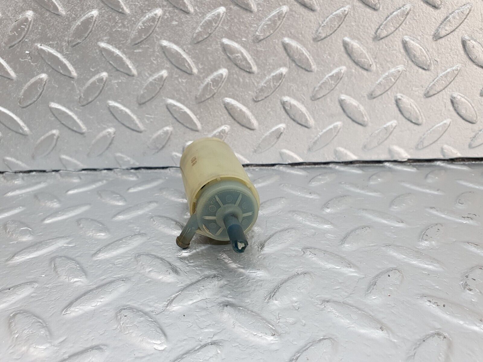 42896 Mercedes-Benz W201 190 2.0L Windscreen Washer Pump