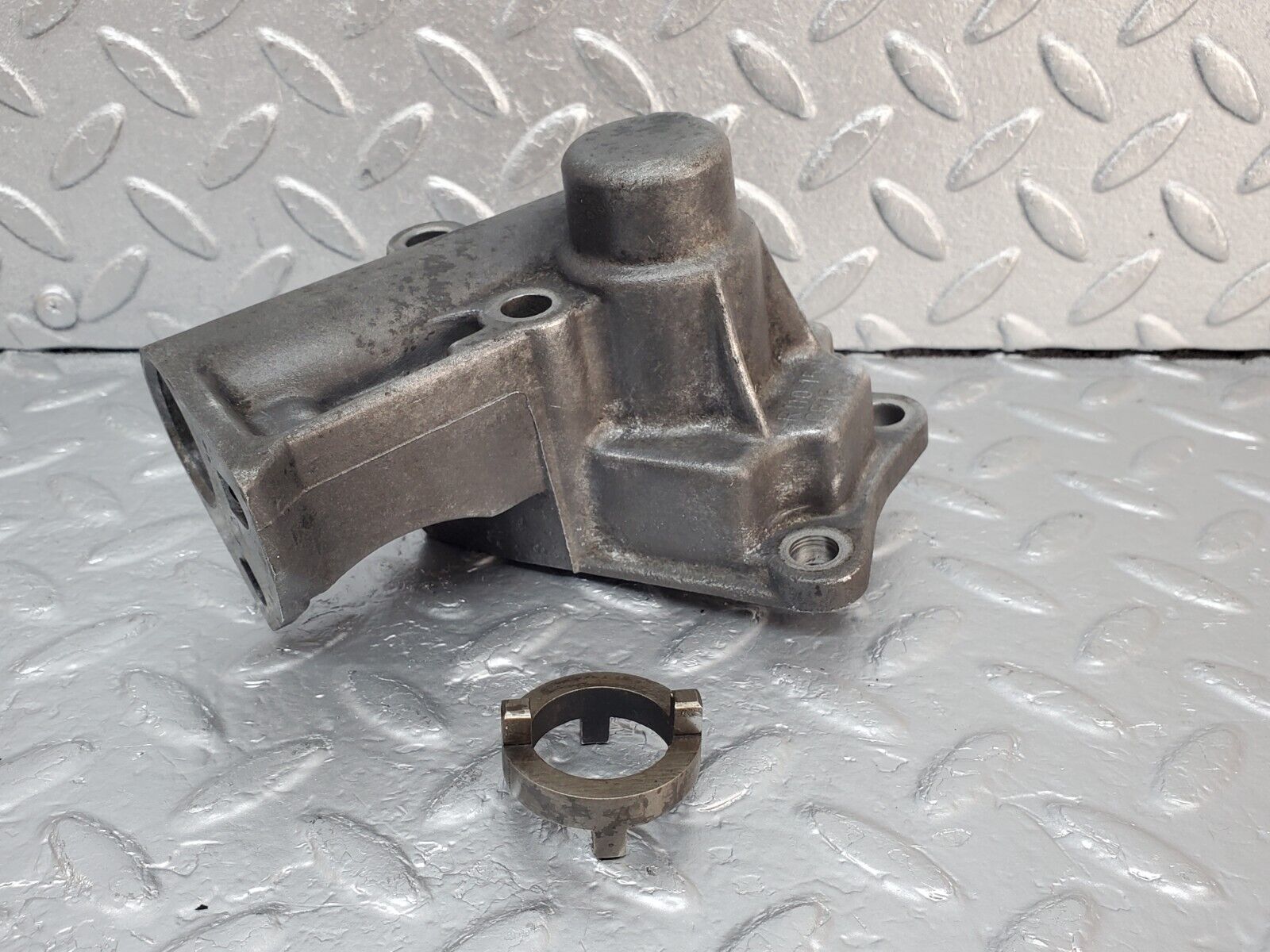 45416 Mercedes-Benz 280E M110.983 Ignition Distributor Housing 1101580515