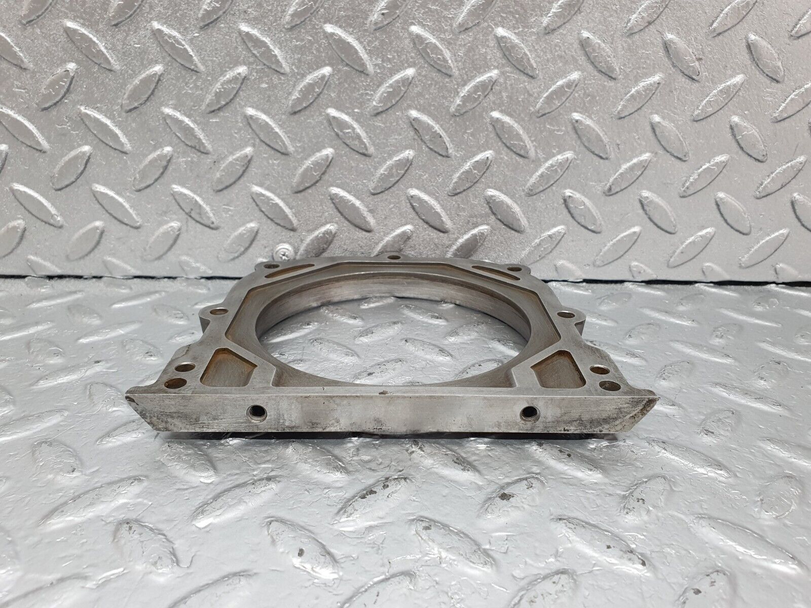 44020 Mercedes-Benz C123 230CE Coupe Crankshaft Rear Sealing Cover 1020110108