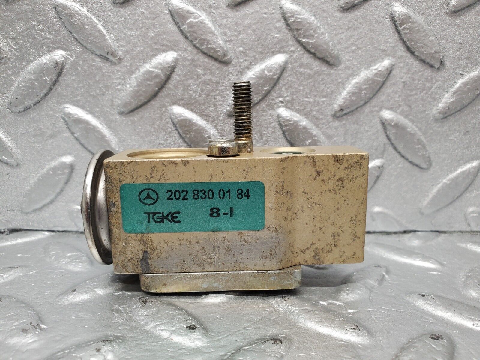 47009 Mercedes-Benz R129 320SL Coupe Air Conditioning Expansion Valve 2028300184