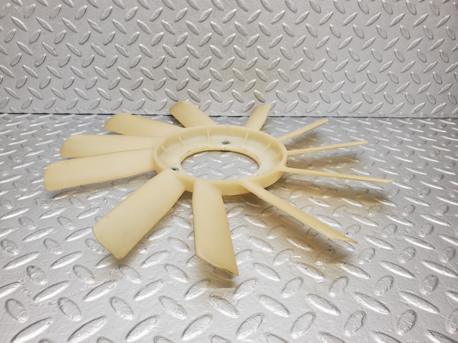 46566 Mercedes-Benz C123 280CE Coupe Engine Cooling Fan 1102050106