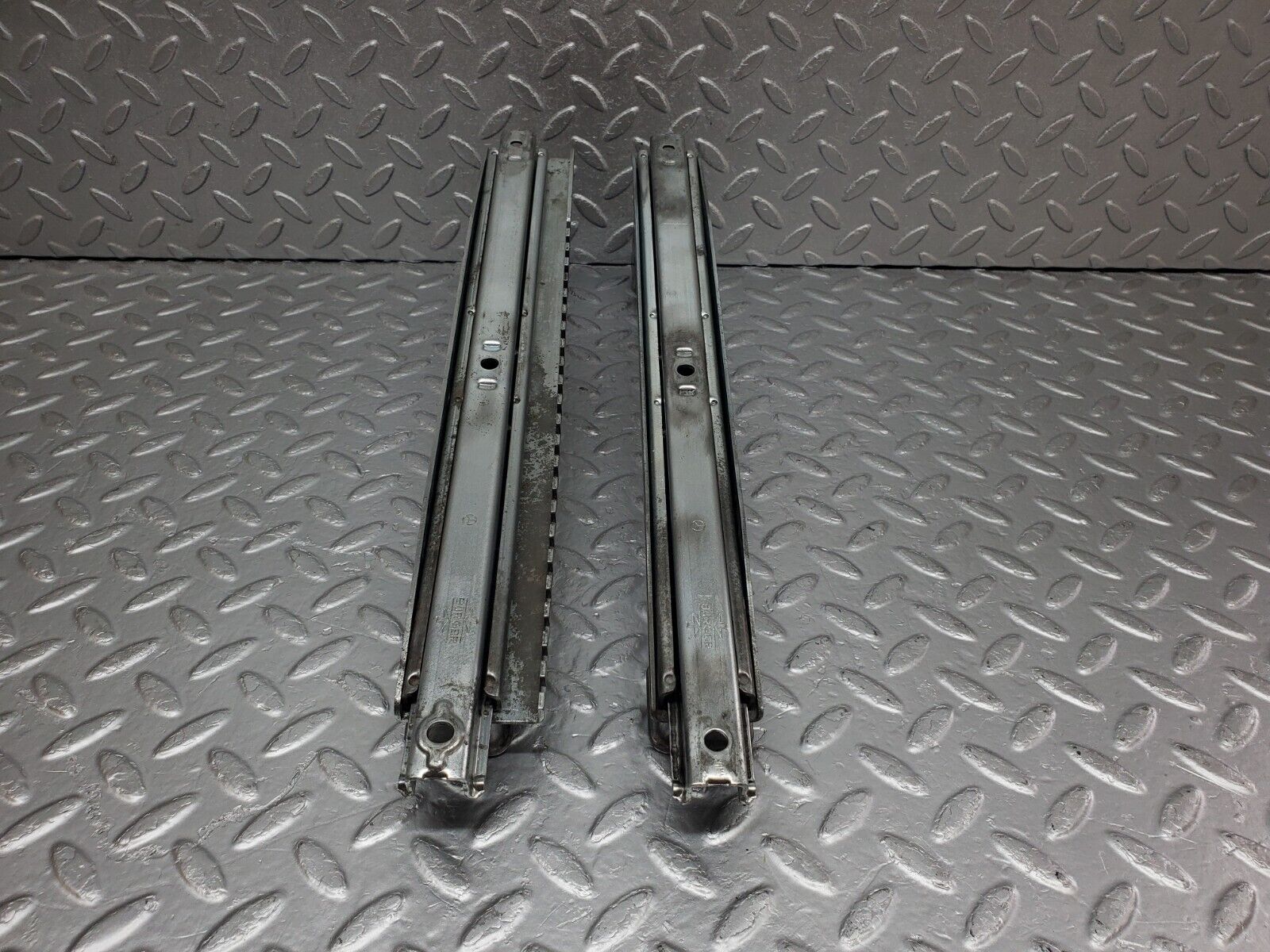 44531 Mercedes-Benz W123 280E Front Left Seat Rail Pair