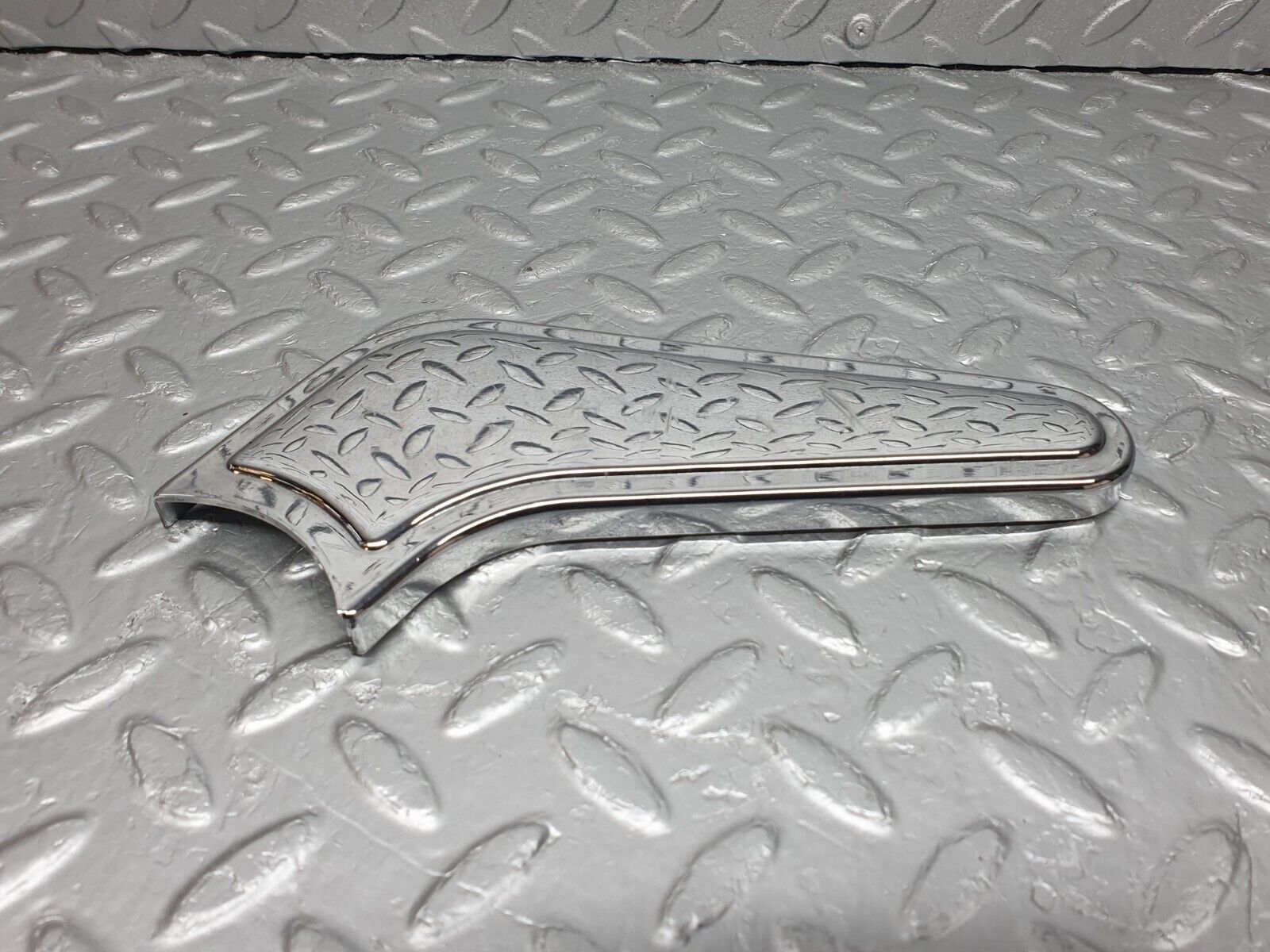 43087 Mercedes-Benz W108 280SE Seat Hinge Chrome Cover Left 1089130728