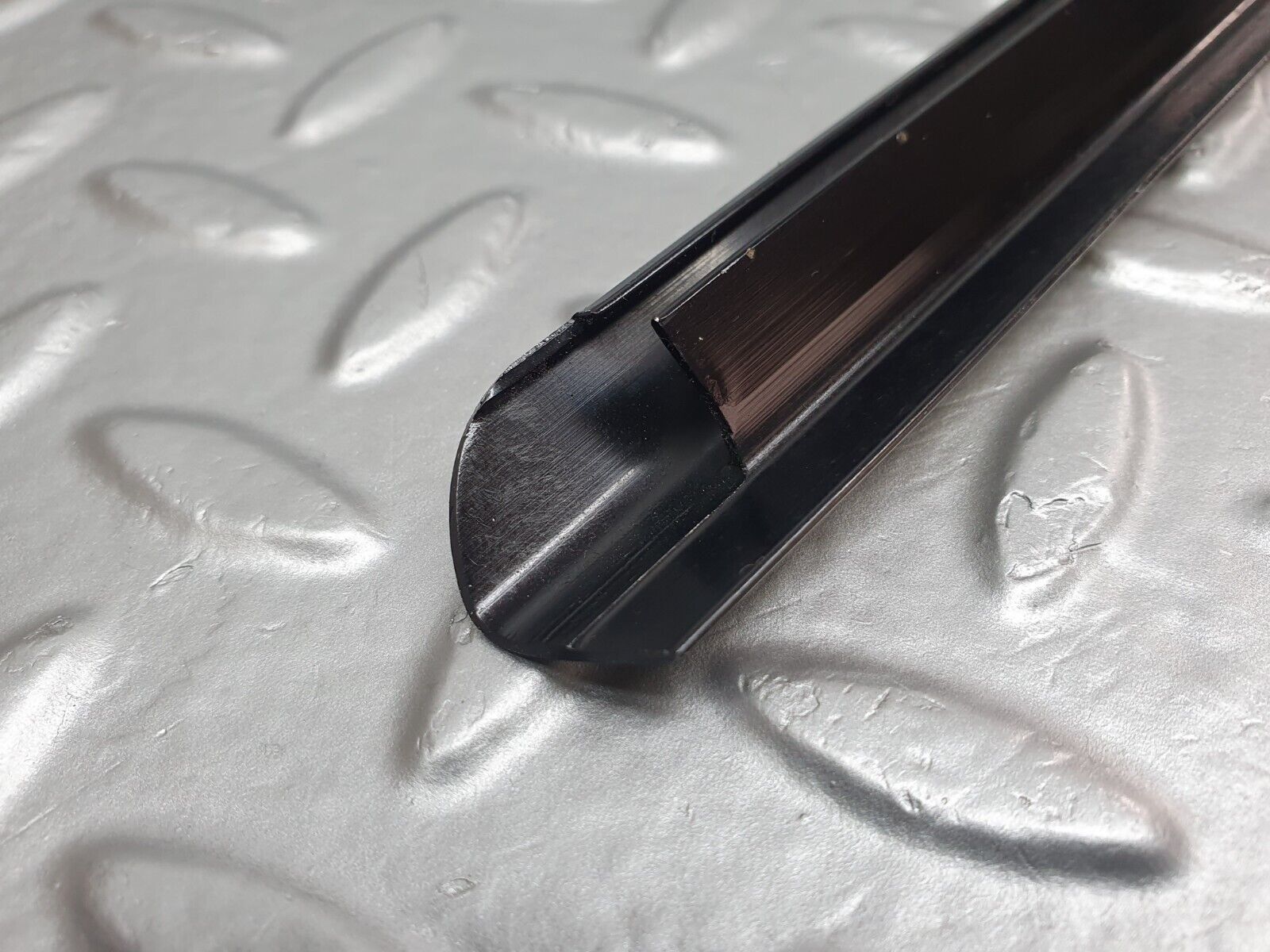 42106 Mercedes-Benz W202 C200 Rear Right Door Moulding Trim