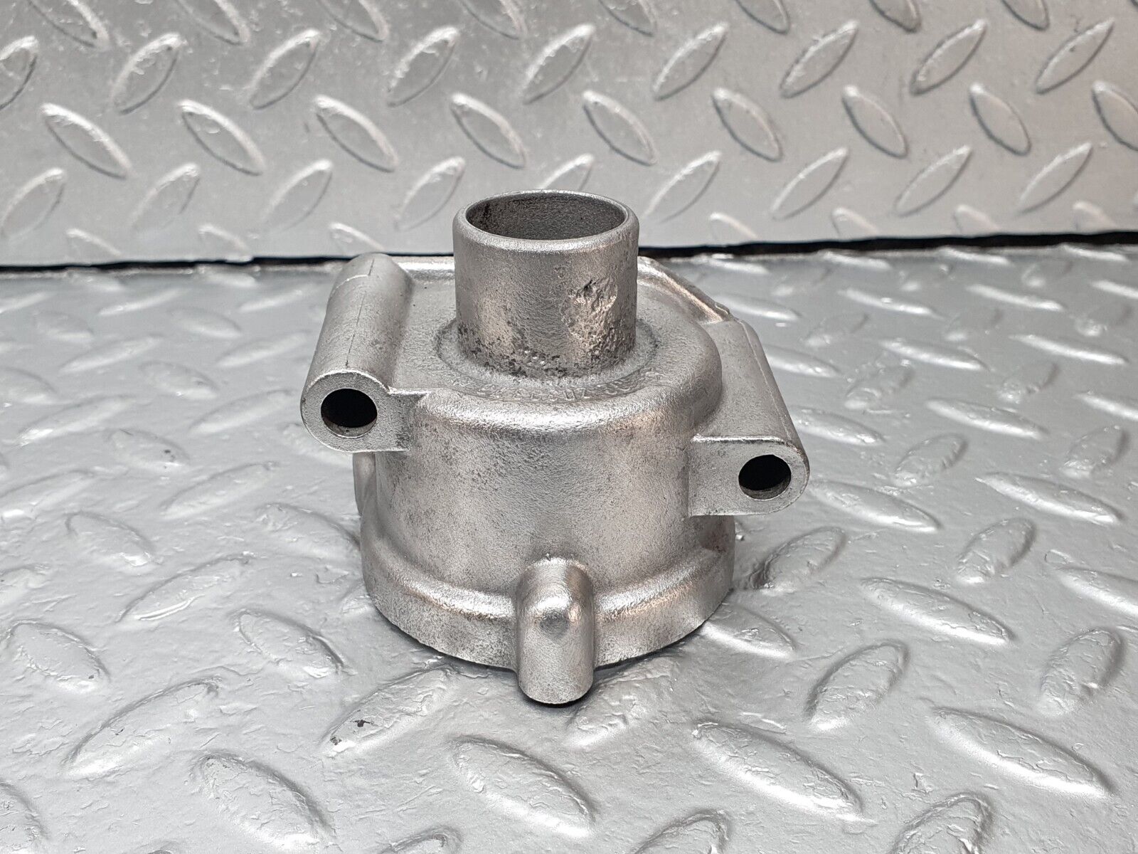 42827 Mercedes-Benz W201 190 2.0L Thermostat Housing 1022030373