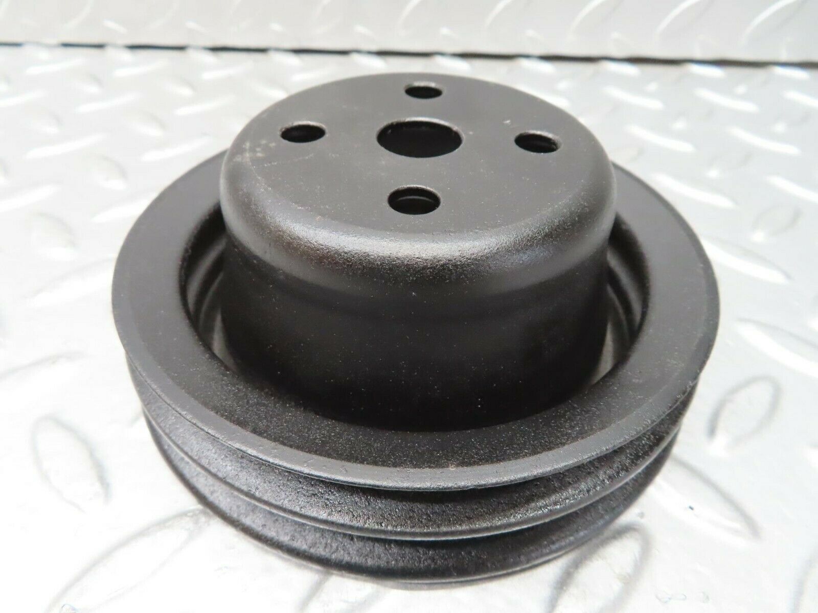 15701 Mercedes-Benz R107 450SL Water Pump Pulley