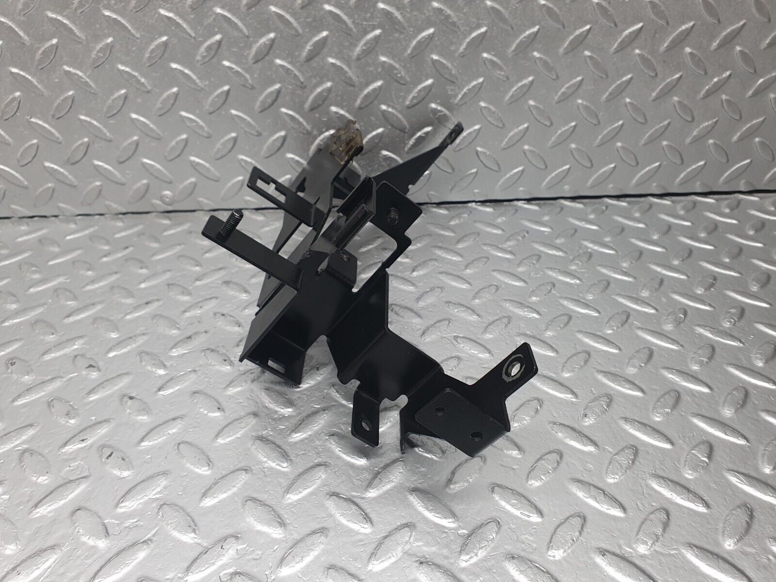 42471 Mercedes-Benz R129 320SL Coupe Relay Bracket