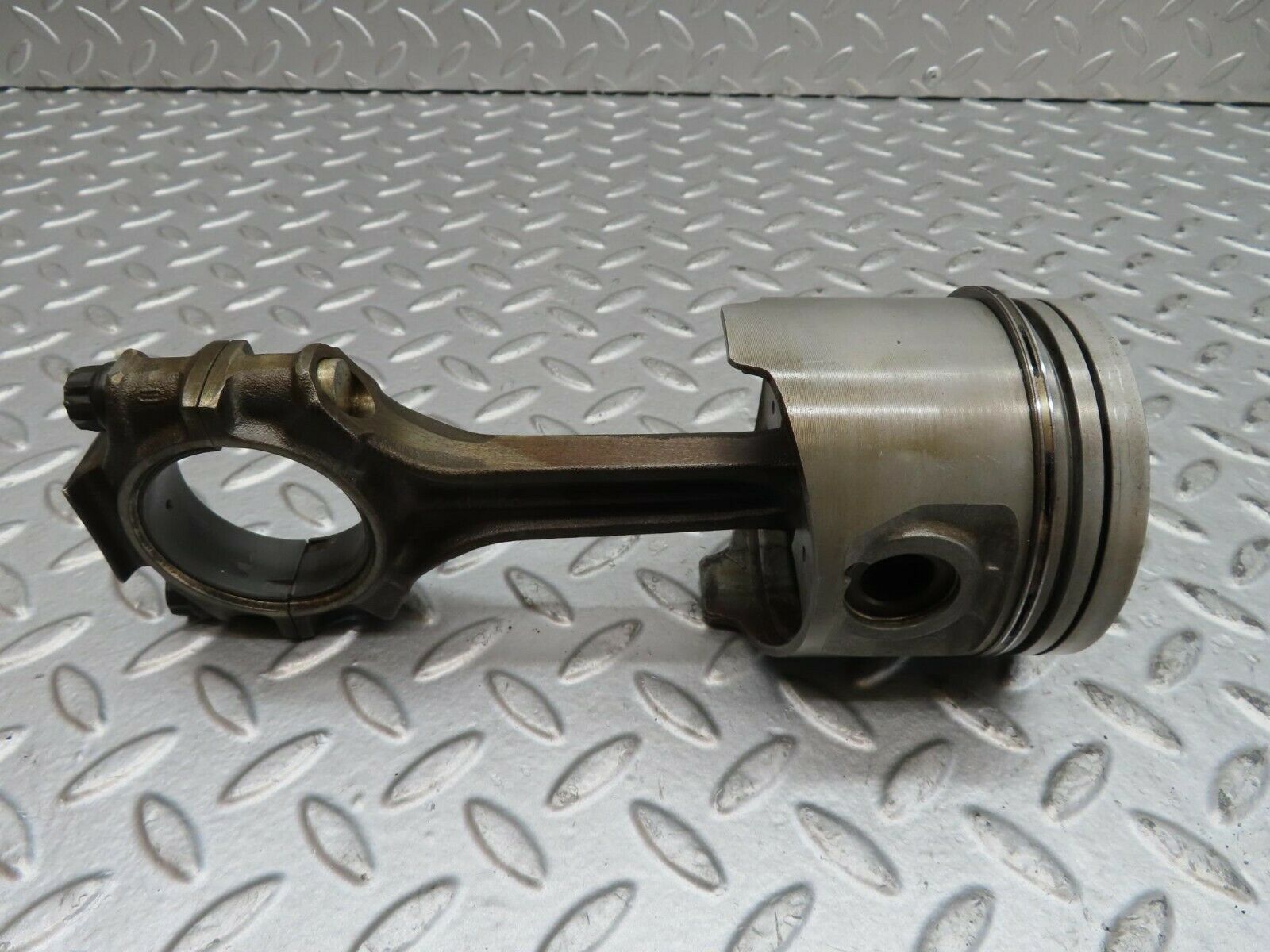 15779 Mercedes-Benz R107 450SL Piston With Connecting Rod 92.00 mm