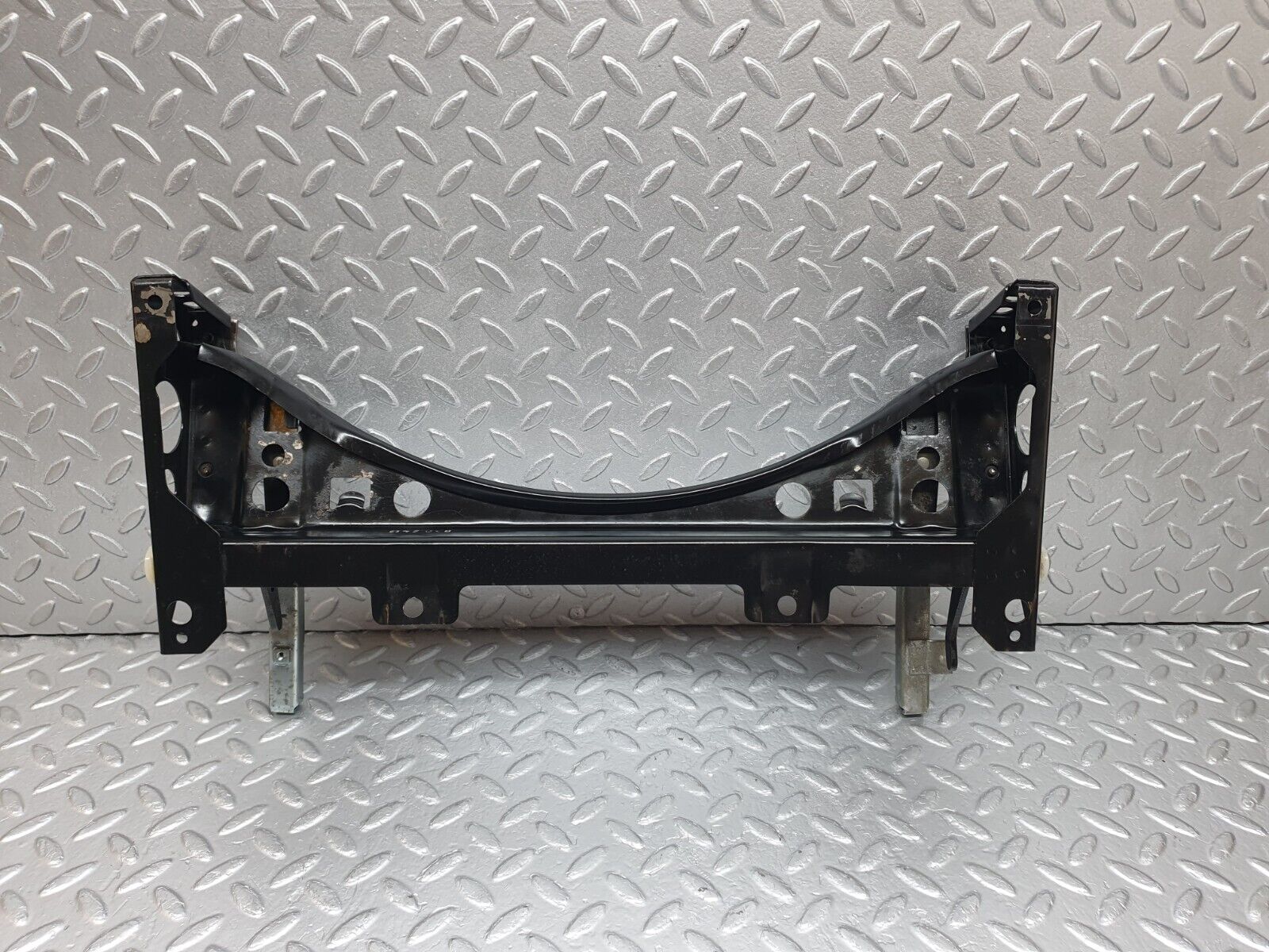 43948 Mercedes-Benz C123 230CE Coupe Front Right Seat Sliding Mechanism