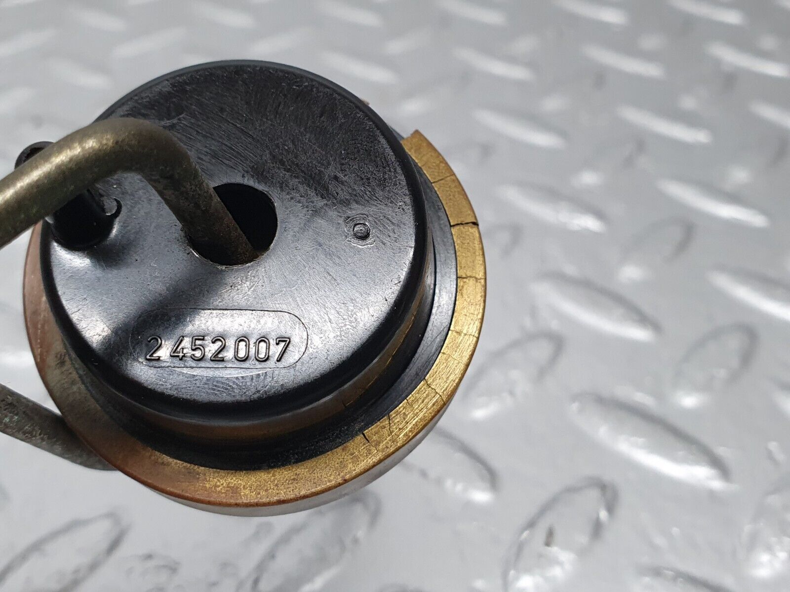 43126 Mercedes-Benz W108 280SE Fuel Tank Flap Cap Vacuum Actuator