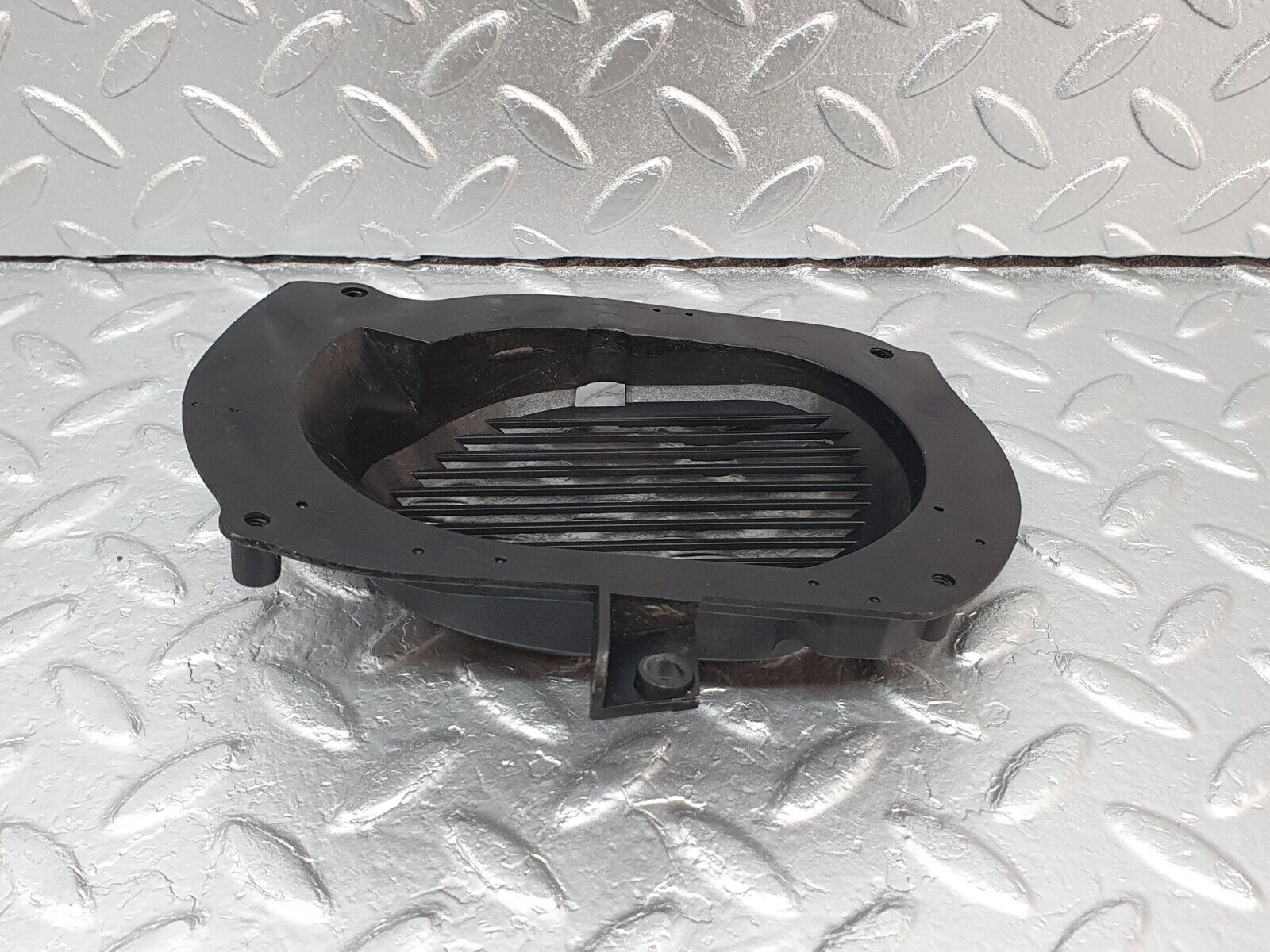 41743 Mercedes-Benz W202 C200 Rear Left Door Speaker Cover 2028270783