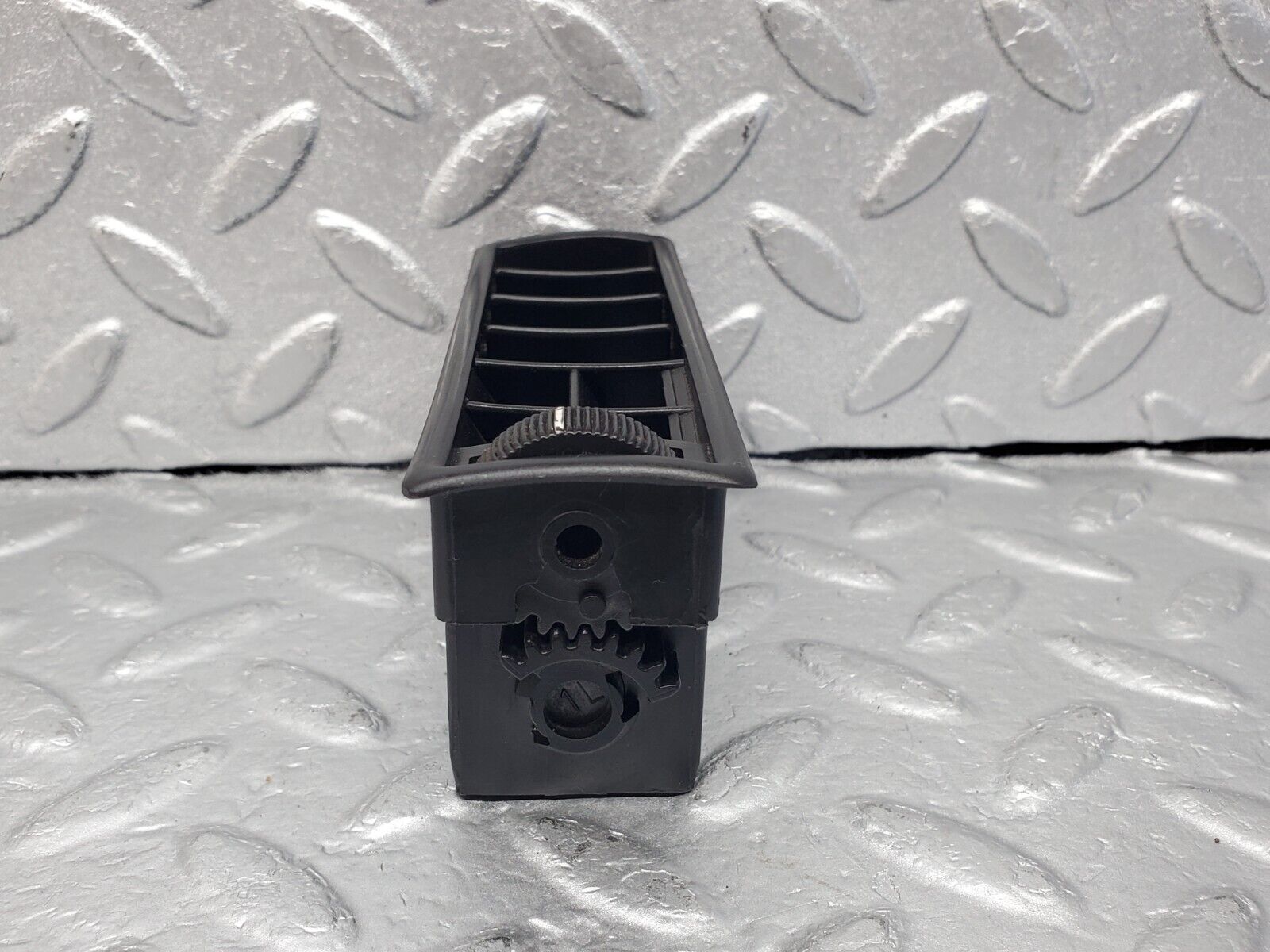 45963 Mercedes-Benz W126 420SE Dashboard Air Vent Left Side 1268310742