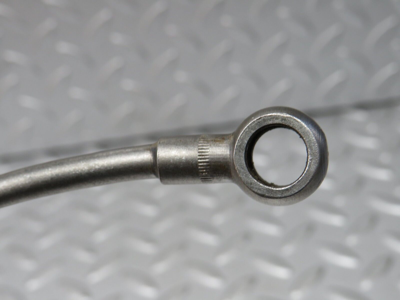 32879 Mercedes-Benz C107 R107 350 V8 Oil Pressure Hose Pipe