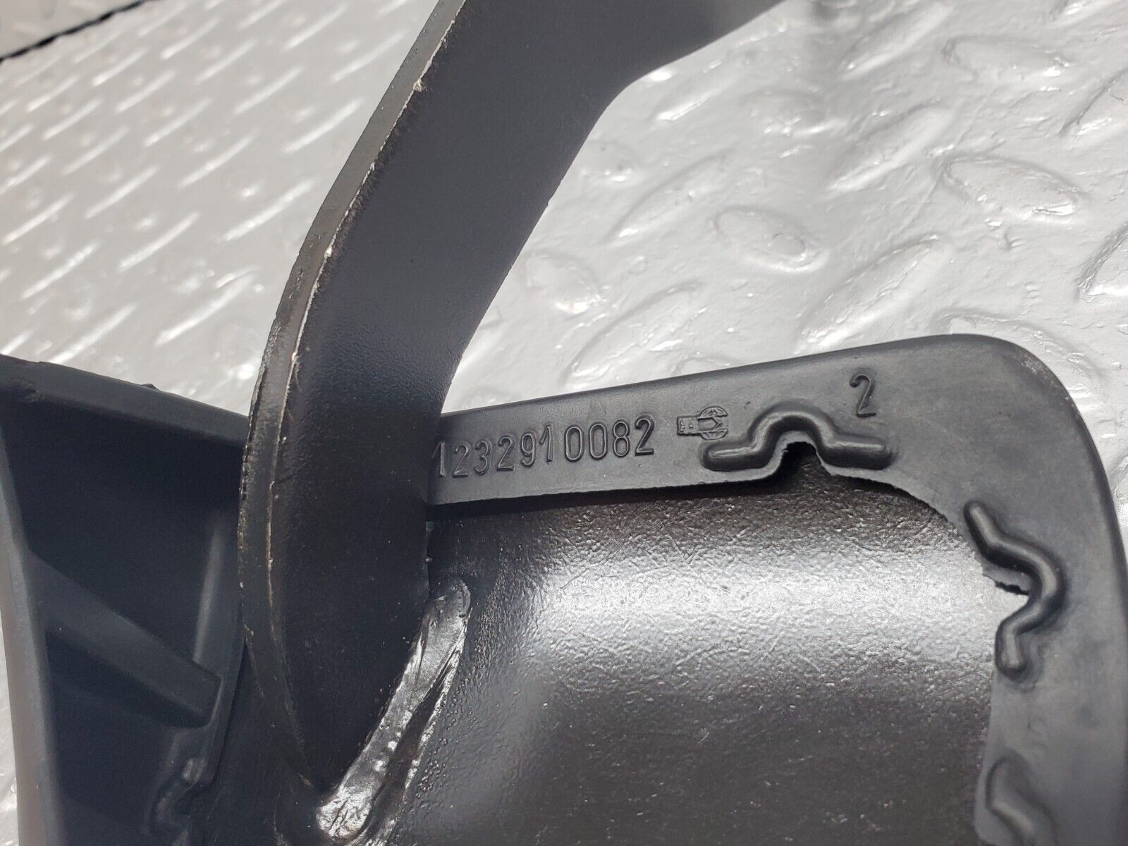 44285 Mercedes-Benz W123 280E Brake Pedal With Rubber 1232910082