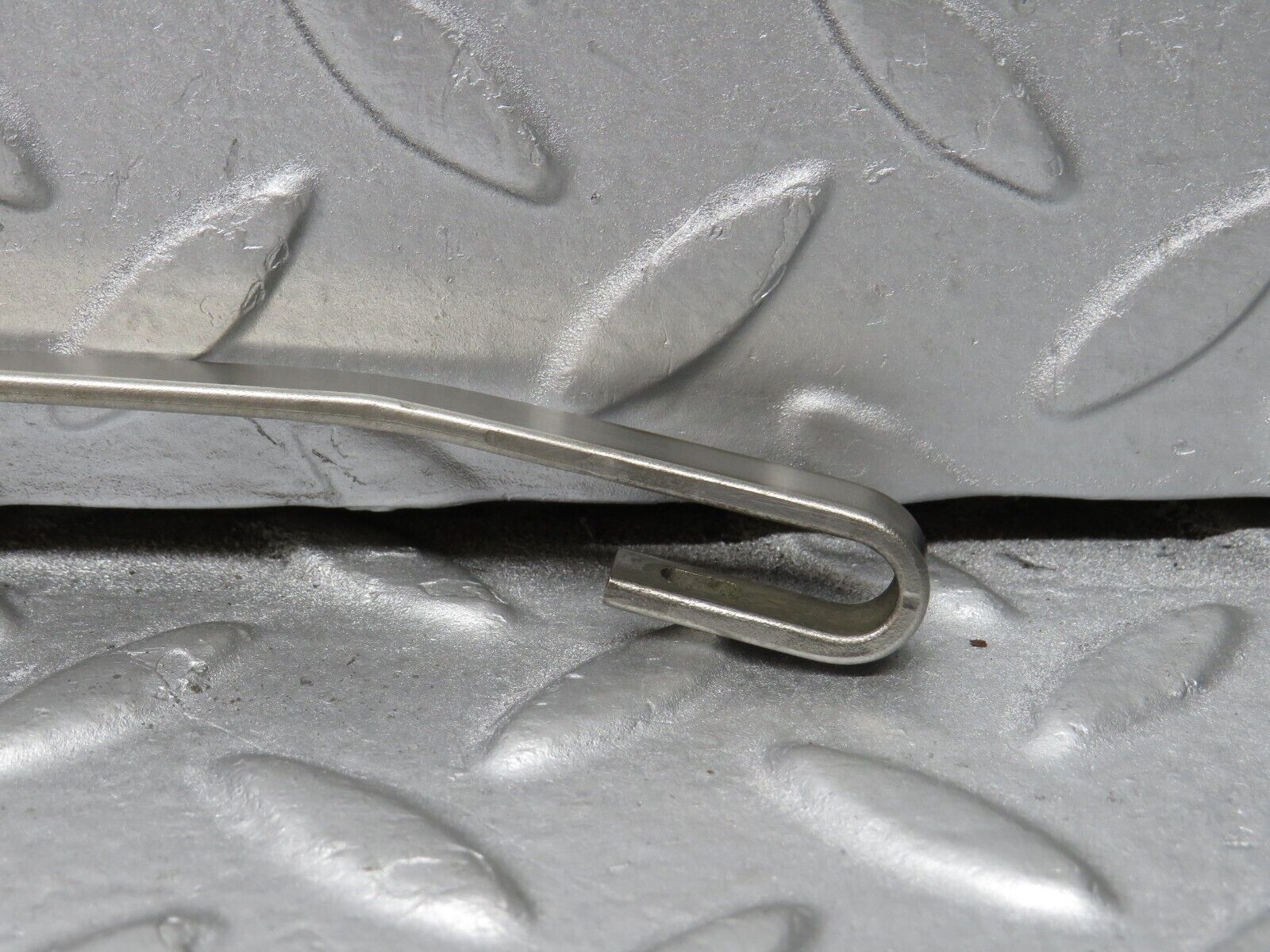 39106 Mercedes-Benz R107 500SL Windscreen Wiper Arm Left Side