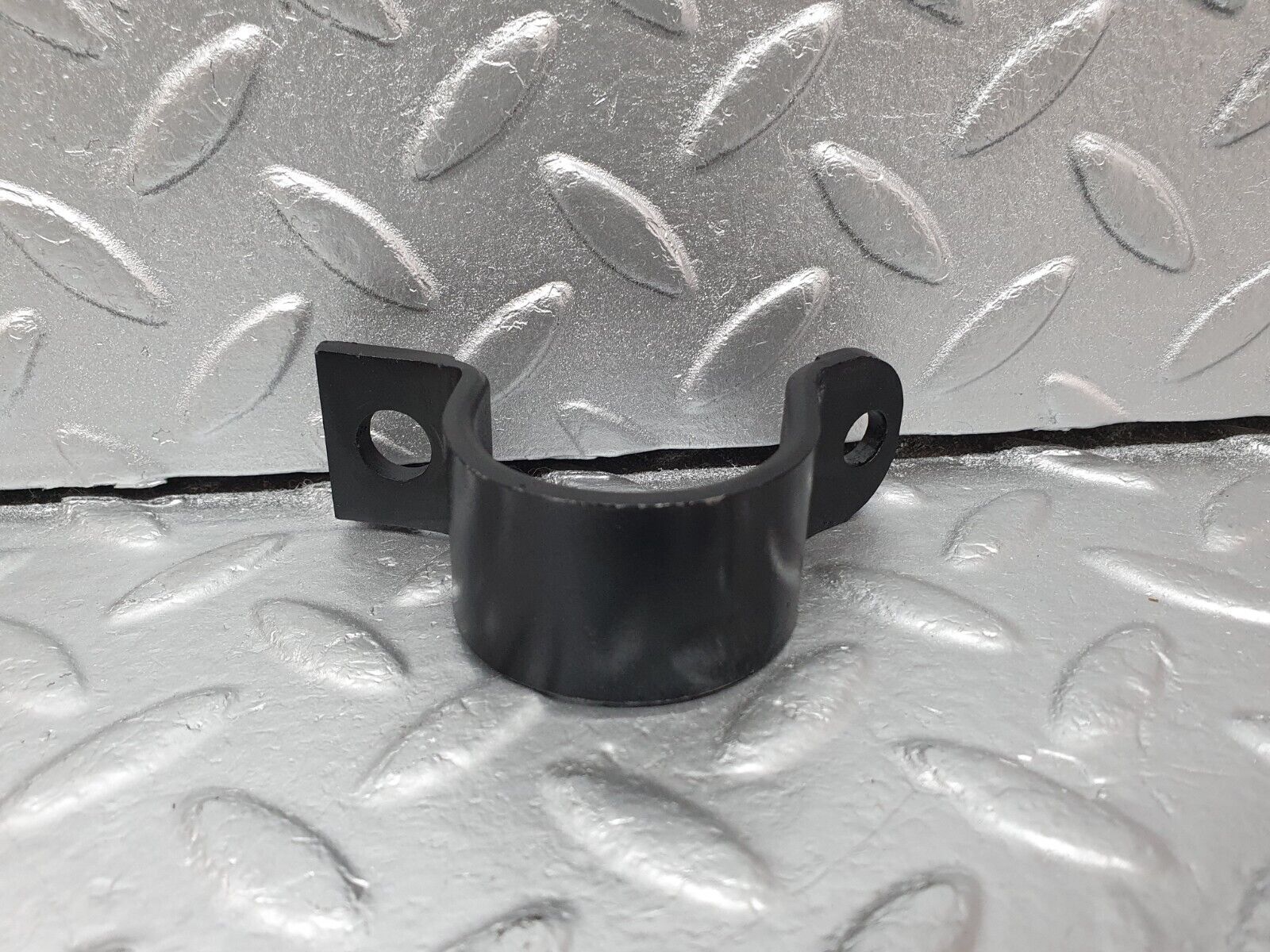 42119 Mercedes-Benz W202 C200 Anti Roll Bar Holder Bracket Front Left