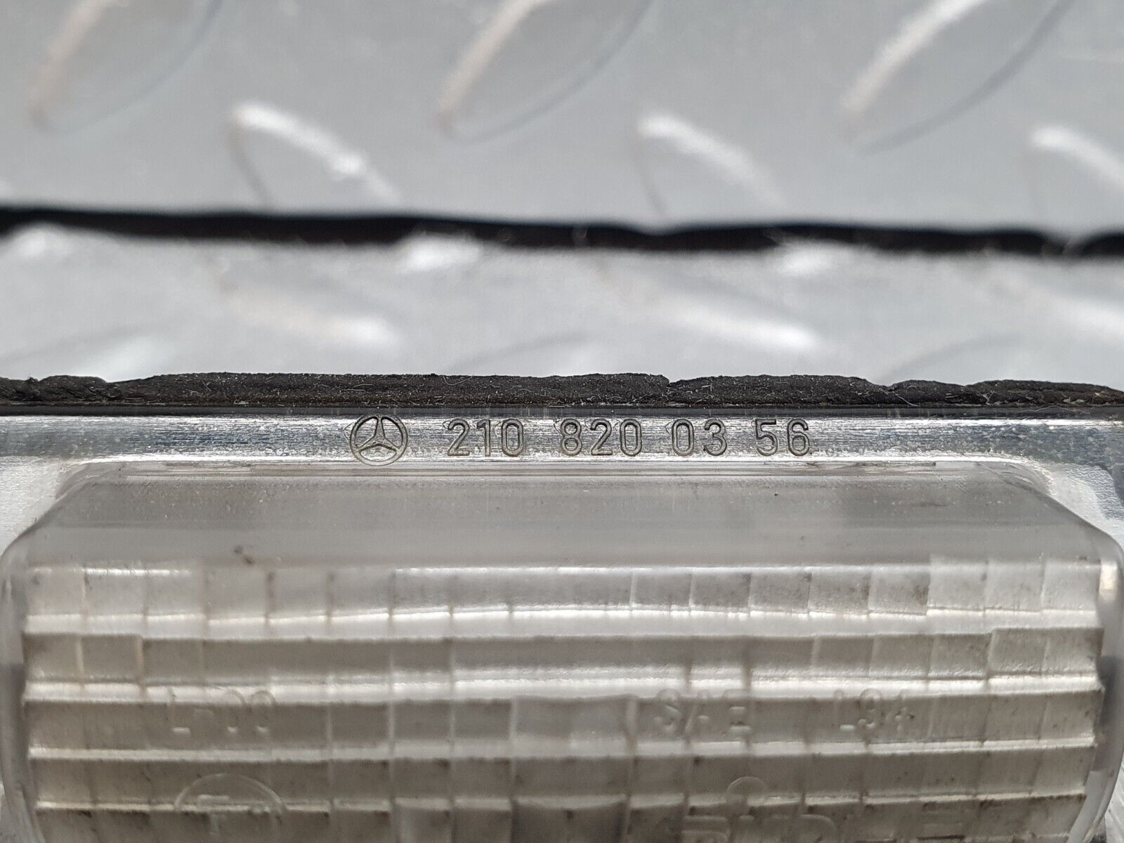42052 Mercedes-Benz W202 C200 Number Plate Light 2x 2108200356