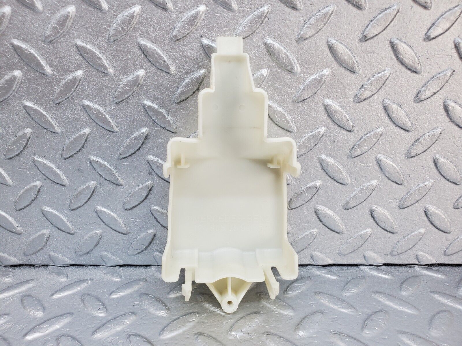 44659 Mercedes-Benz W124 220E Rear Door Lock Vacuum Actuator Cover 1248050590