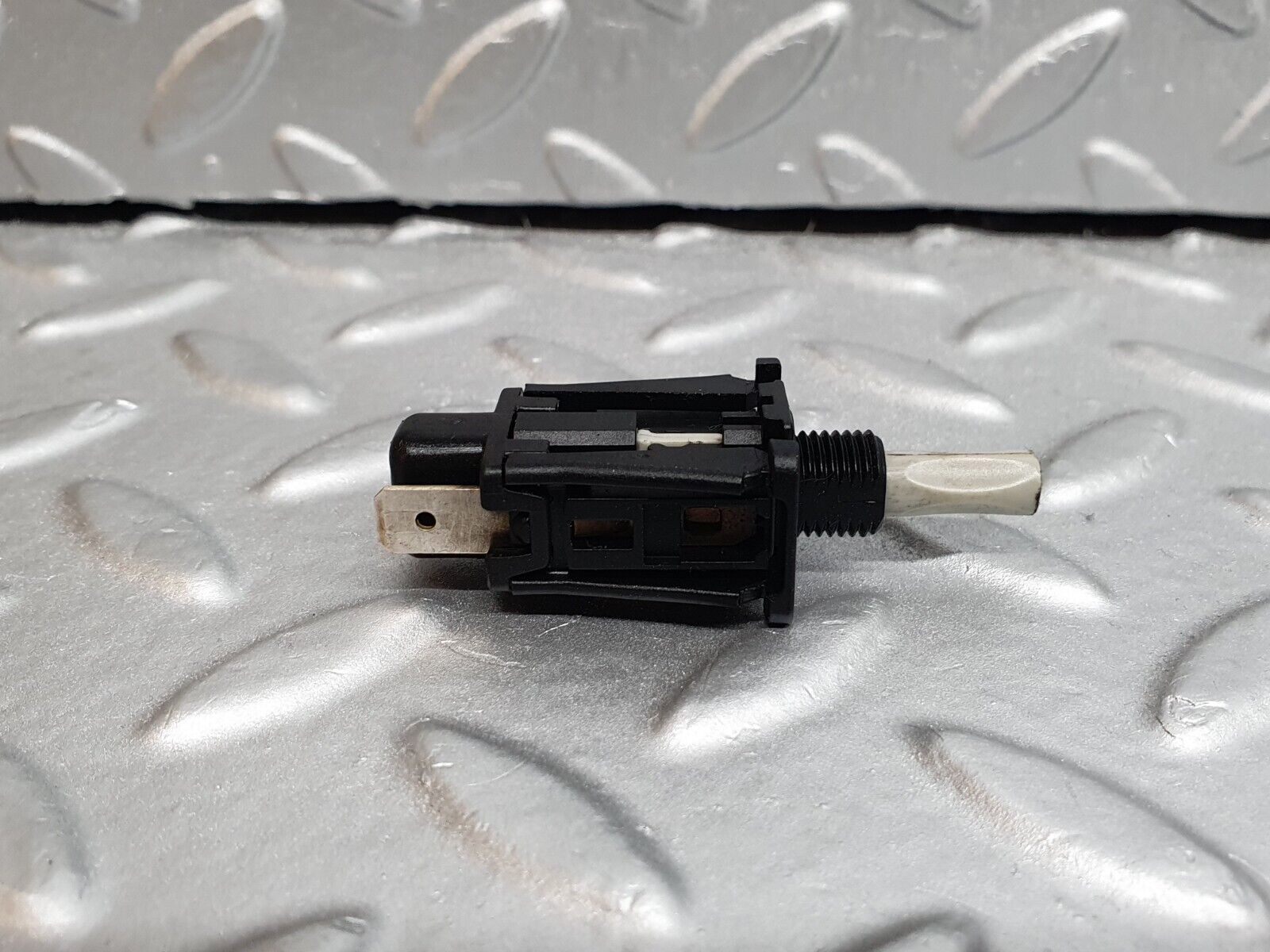 42053 Mercedes-Benz W202 C200 Door Contact Switch 2018202110