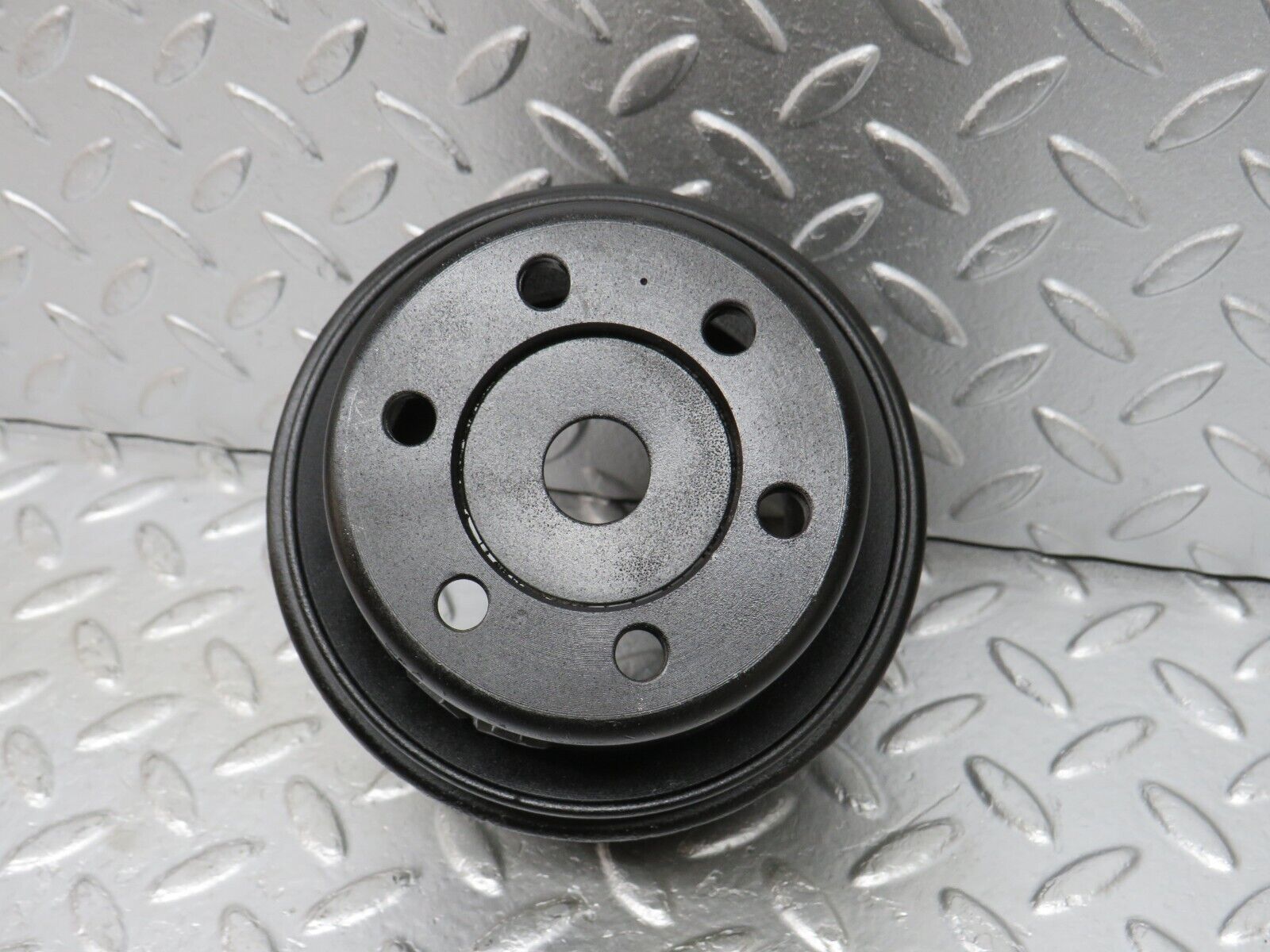 32986 Mercedes-Benz C107 R107 350 V8 Crankshaft Pulley