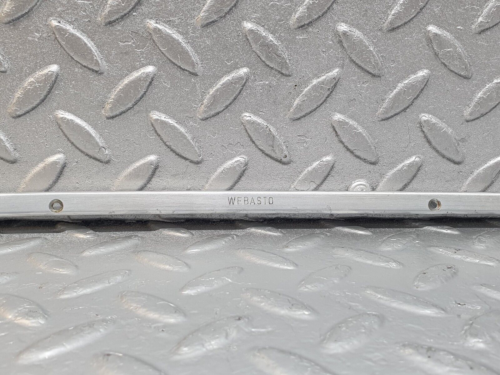 43962 Mercedes-Benz C123 230CE Coupe Sunroof Chrome Trim