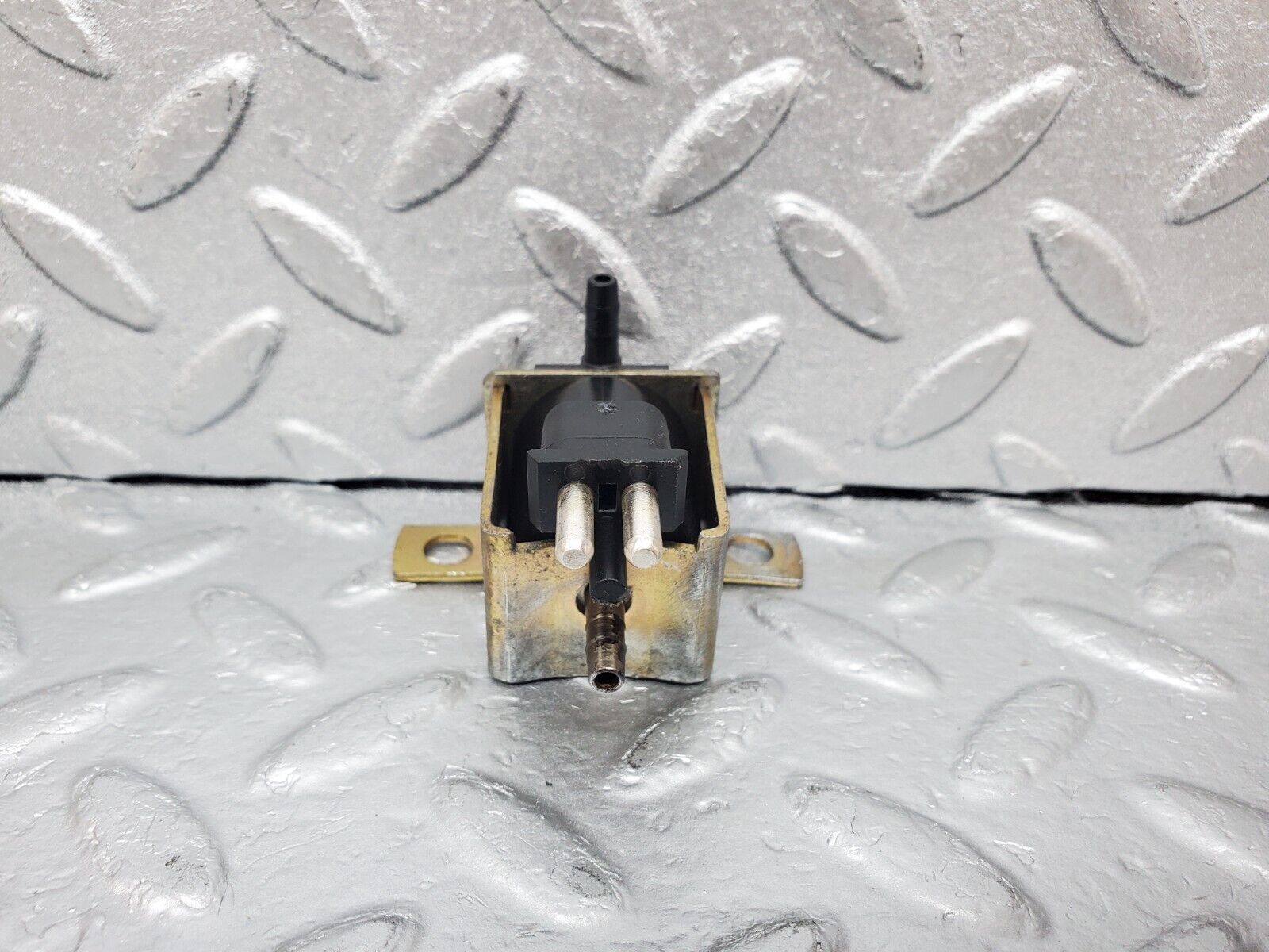 44955 Mercedes-Benz R129 300SL Coupe Vacuum Control Valve Pierburg 0015407097